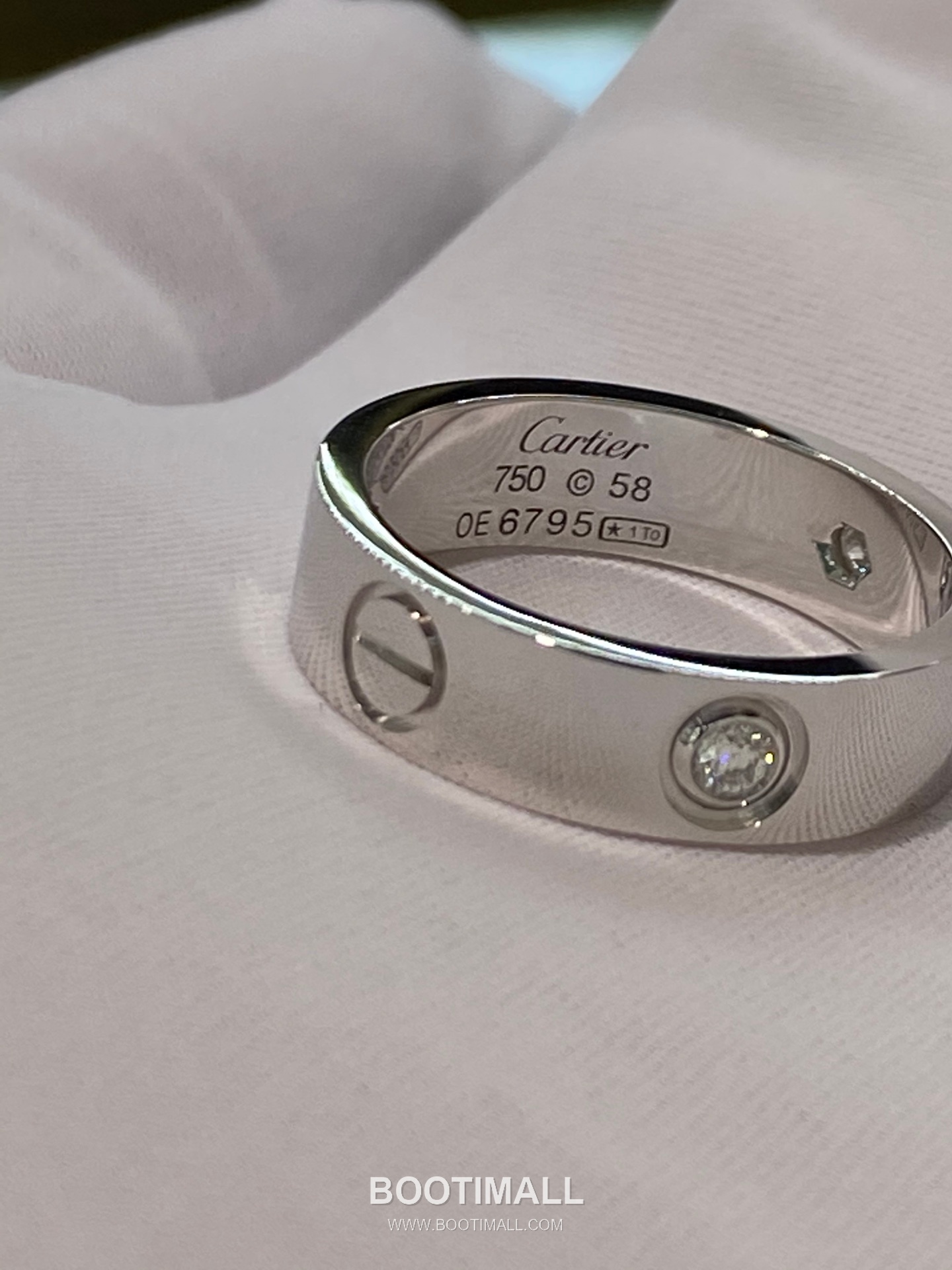 Wide Three-Diamond Ring 18K Gold with Diamonds Rose Gold 와이드 쓰리 다이아몬드 링 18K 골드 및 다이아몬드 로즈골드 10