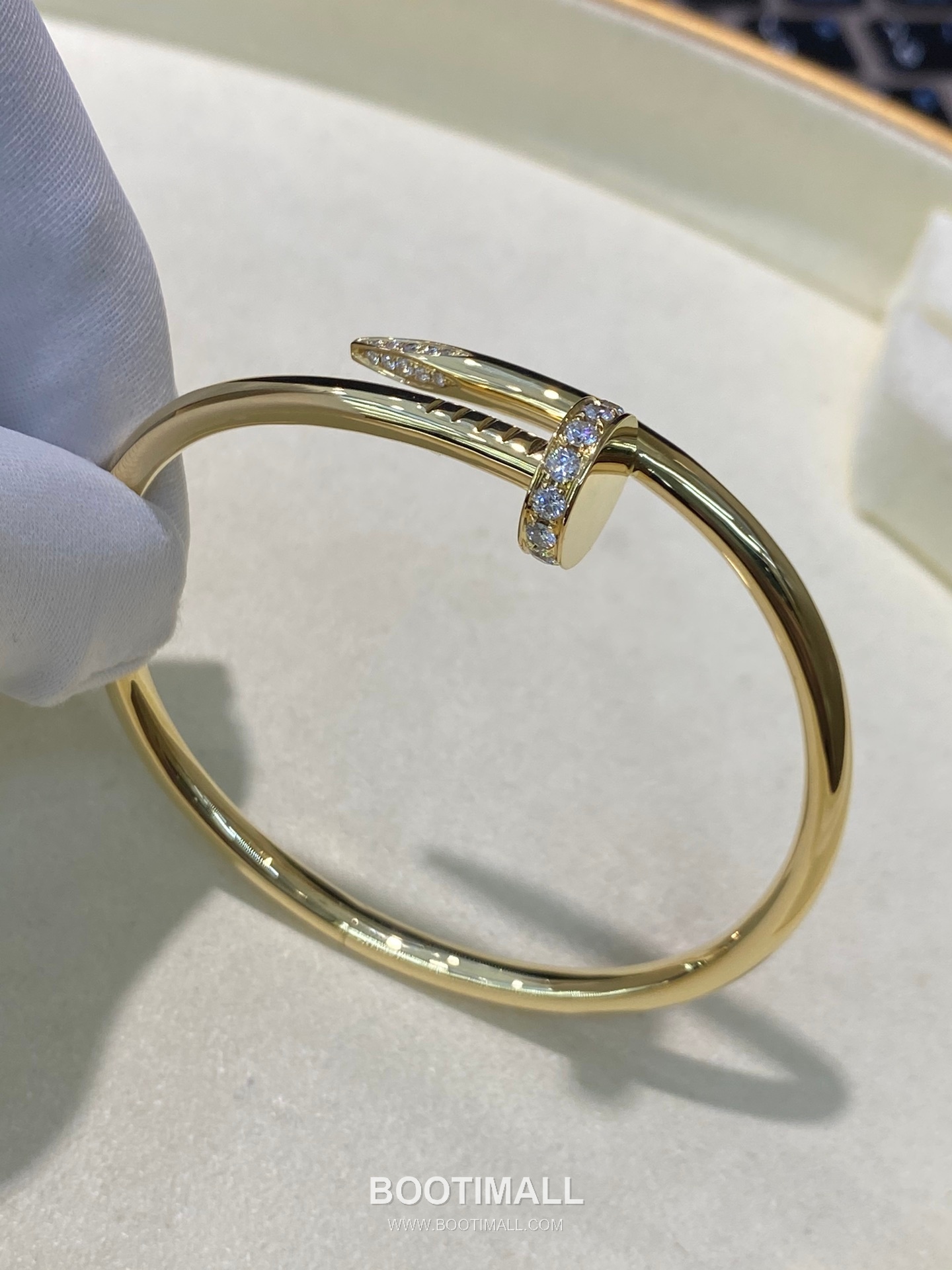 Cartier Nail Bracelet 18K Gold, Diamond Gold 까르띠에 네일 팔찌 18K 골드, 다이아몬드 골드 18