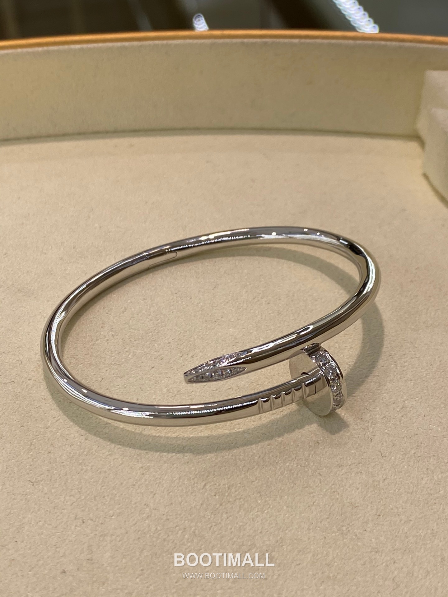 Cartier Nail Bracelet 18K Gold, Diamond Gold 까르띠에 네일 팔찌 18K 골드, 다이아몬드 골드 32