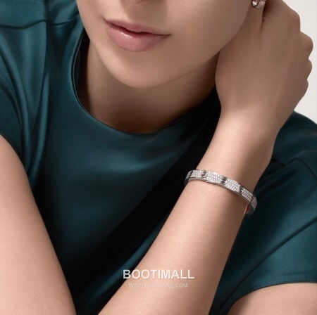 Cartier Black Stud Diamond Bracelet 18K Gold, Diamond, Black Onyx Black 까르띠에 블랙 스터드 다이아몬드 팔찌 18K 골드, 다이아몬드, 블랙 마노 블랙 6