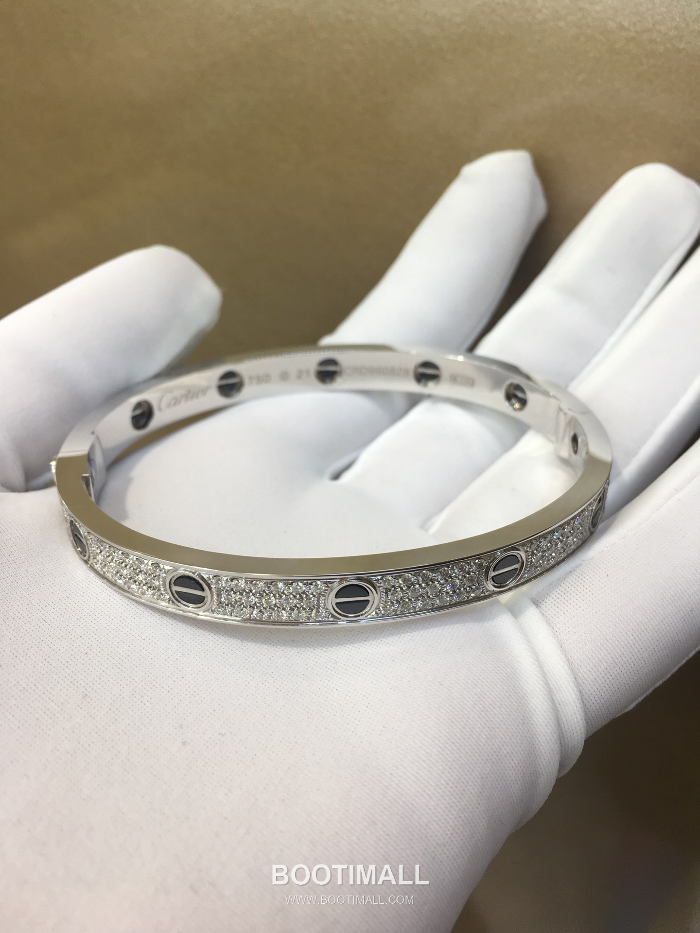 Cartier Black Stud Diamond Bracelet 18K Gold, Diamond, Black Onyx Black 까르띠에 블랙 스터드 다이아몬드 팔찌 18K 골드, 다이아몬드, 블랙 마노 블랙 7