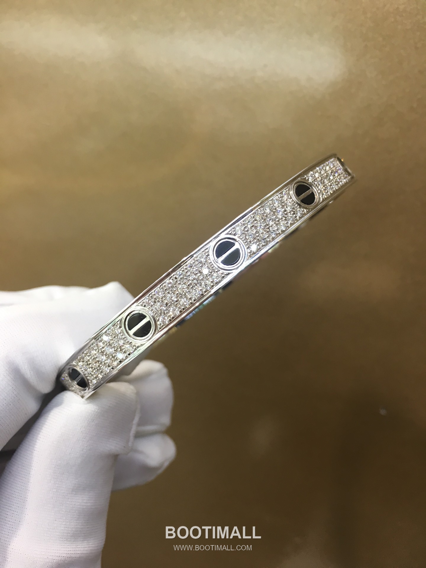 Cartier Black Stud Diamond Bracelet 18K Gold, Diamond, Black Onyx Black 까르띠에 블랙 스터드 다이아몬드 팔찌 18K 골드, 다이아몬드, 블랙 마노 블랙 8