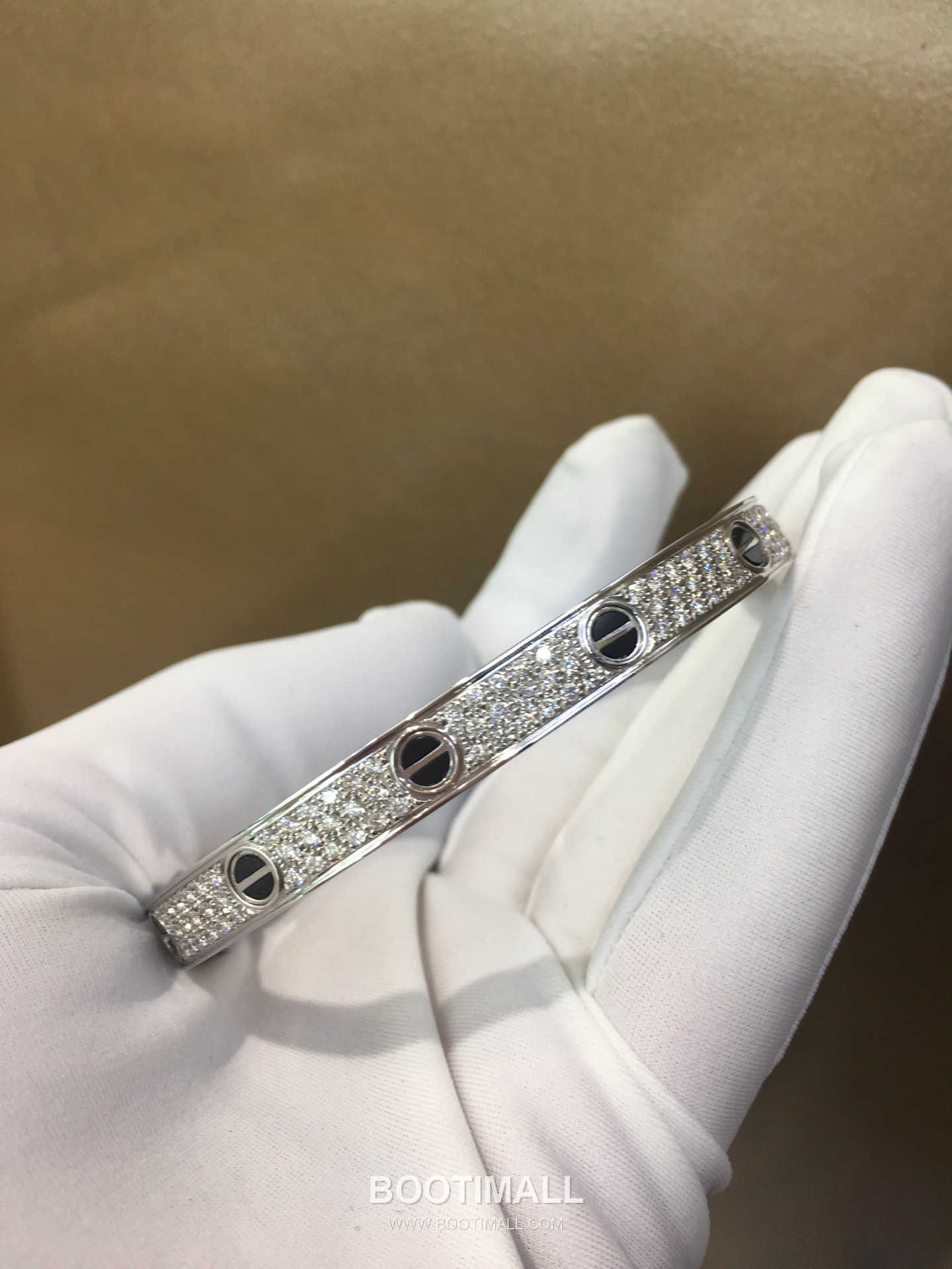 Cartier Black Stud Diamond Bracelet 18K Gold, Diamond, Black Onyx Black 까르띠에 블랙 스터드 다이아몬드 팔찌 18K 골드, 다이아몬드, 블랙 마노 블랙 12