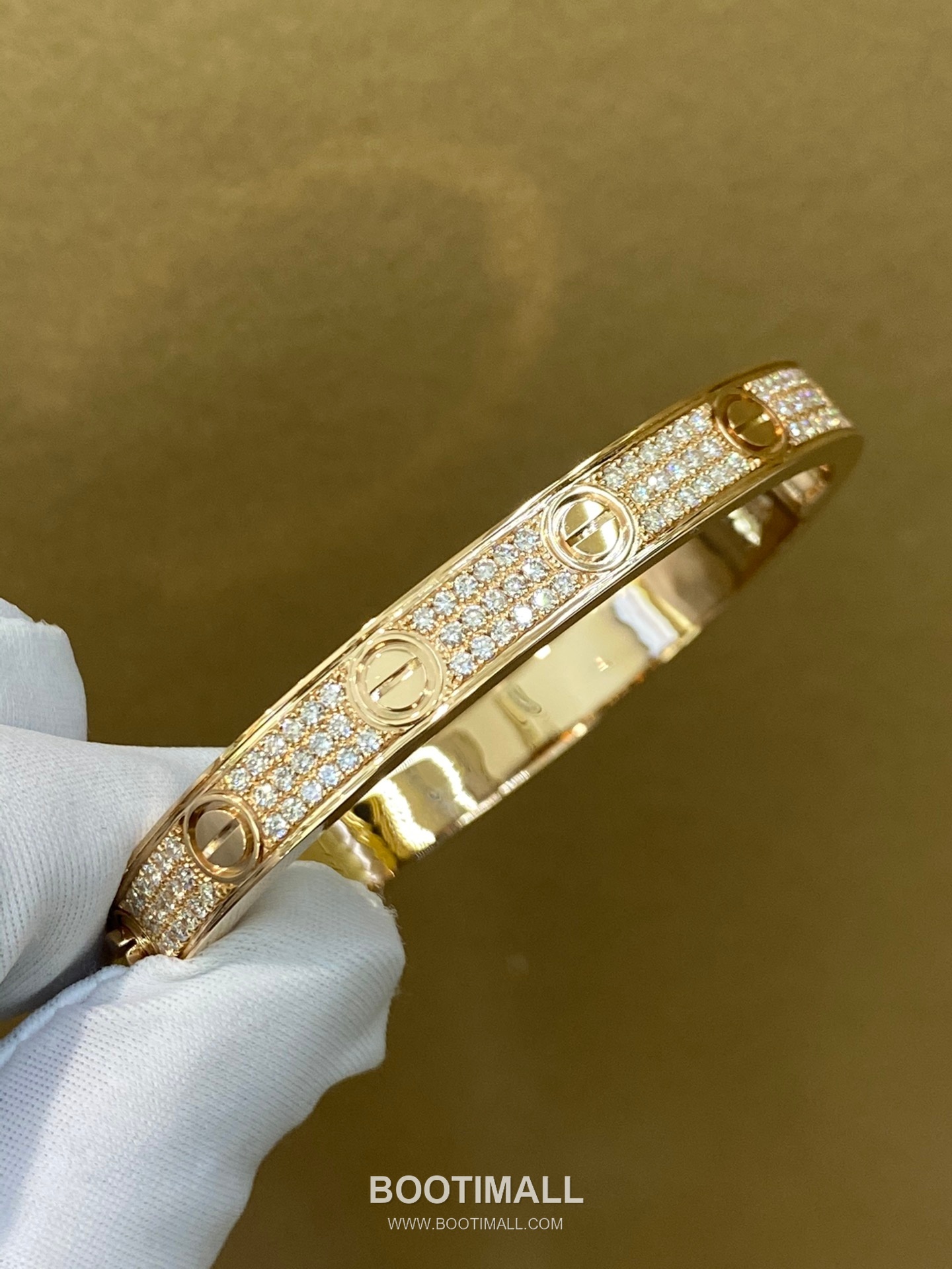 Cartier Black Stud Diamond Bracelet 18K Gold, Diamond, Black Onyx Black 까르띠에 블랙 스터드 다이아몬드 팔찌 18K 골드, 다이아몬드, 블랙 마노 블랙 17