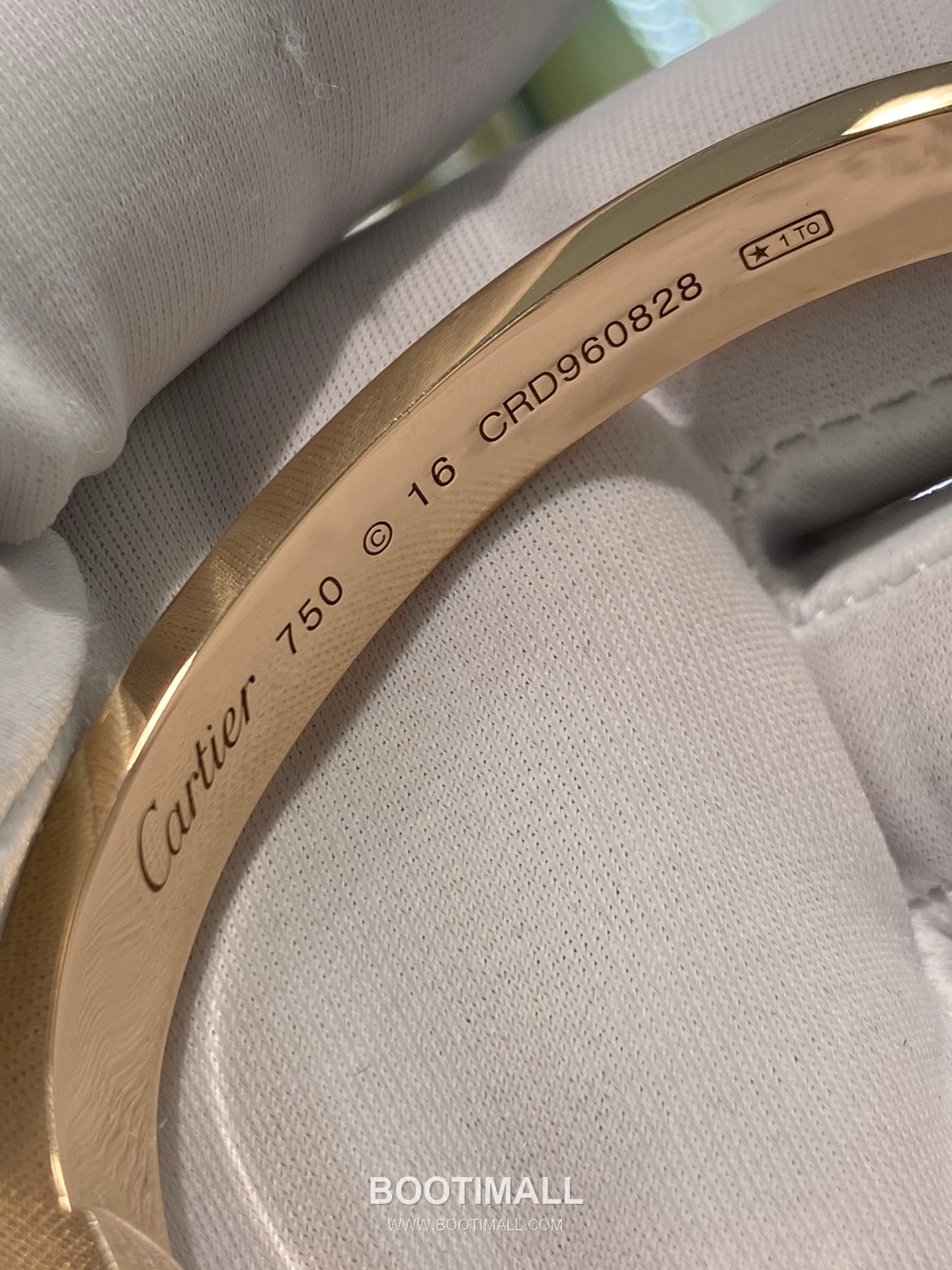 Cartier Black Stud Diamond Bracelet 18K Gold, Diamond, Black Onyx Black 까르띠에 블랙 스터드 다이아몬드 팔찌 18K 골드, 다이아몬드, 블랙 마노 블랙 18