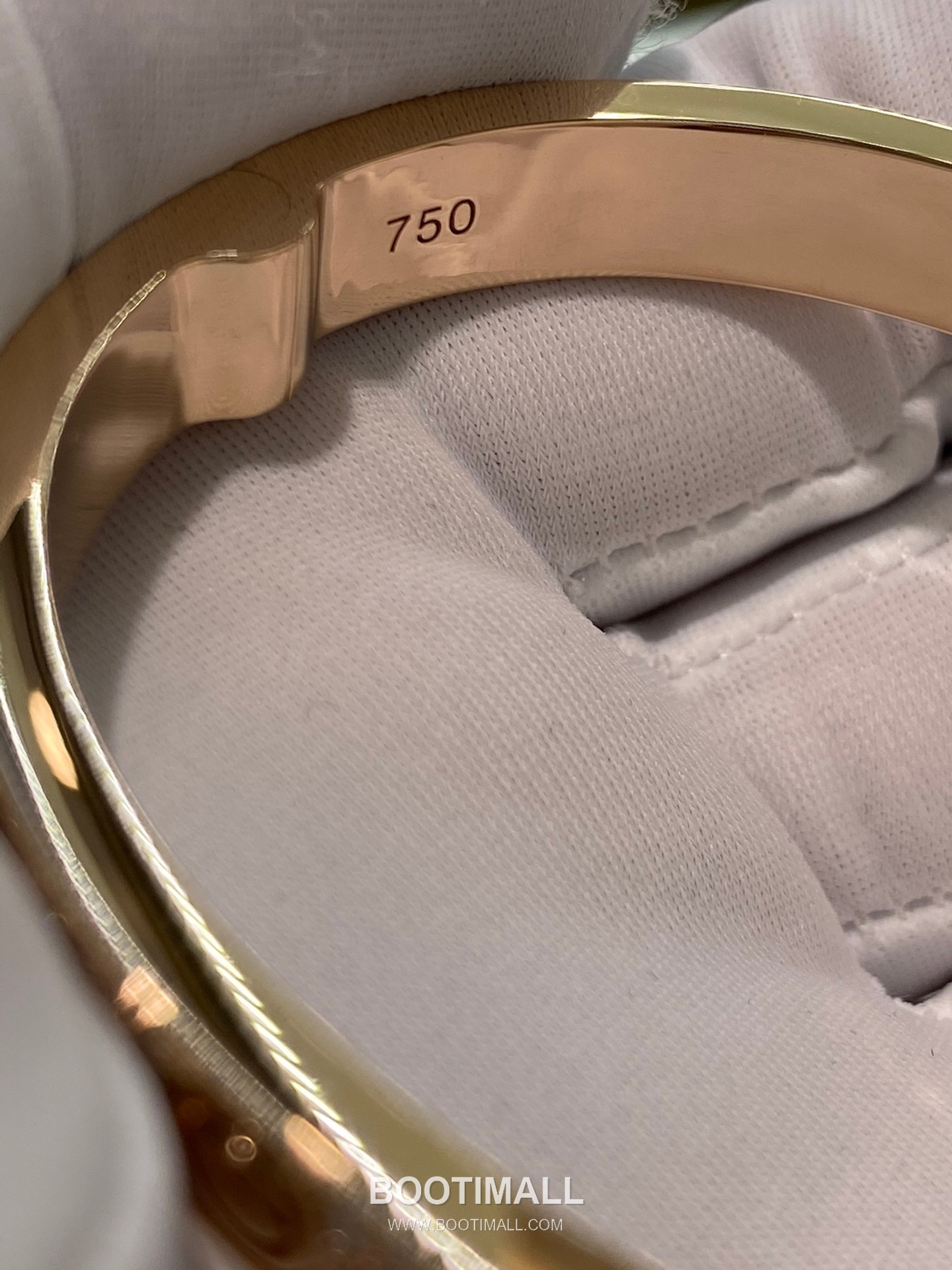 Cartier Black Stud Diamond Bracelet 18K Gold, Diamond, Black Onyx Black 까르띠에 블랙 스터드 다이아몬드 팔찌 18K 골드, 다이아몬드, 블랙 마노 블랙 19