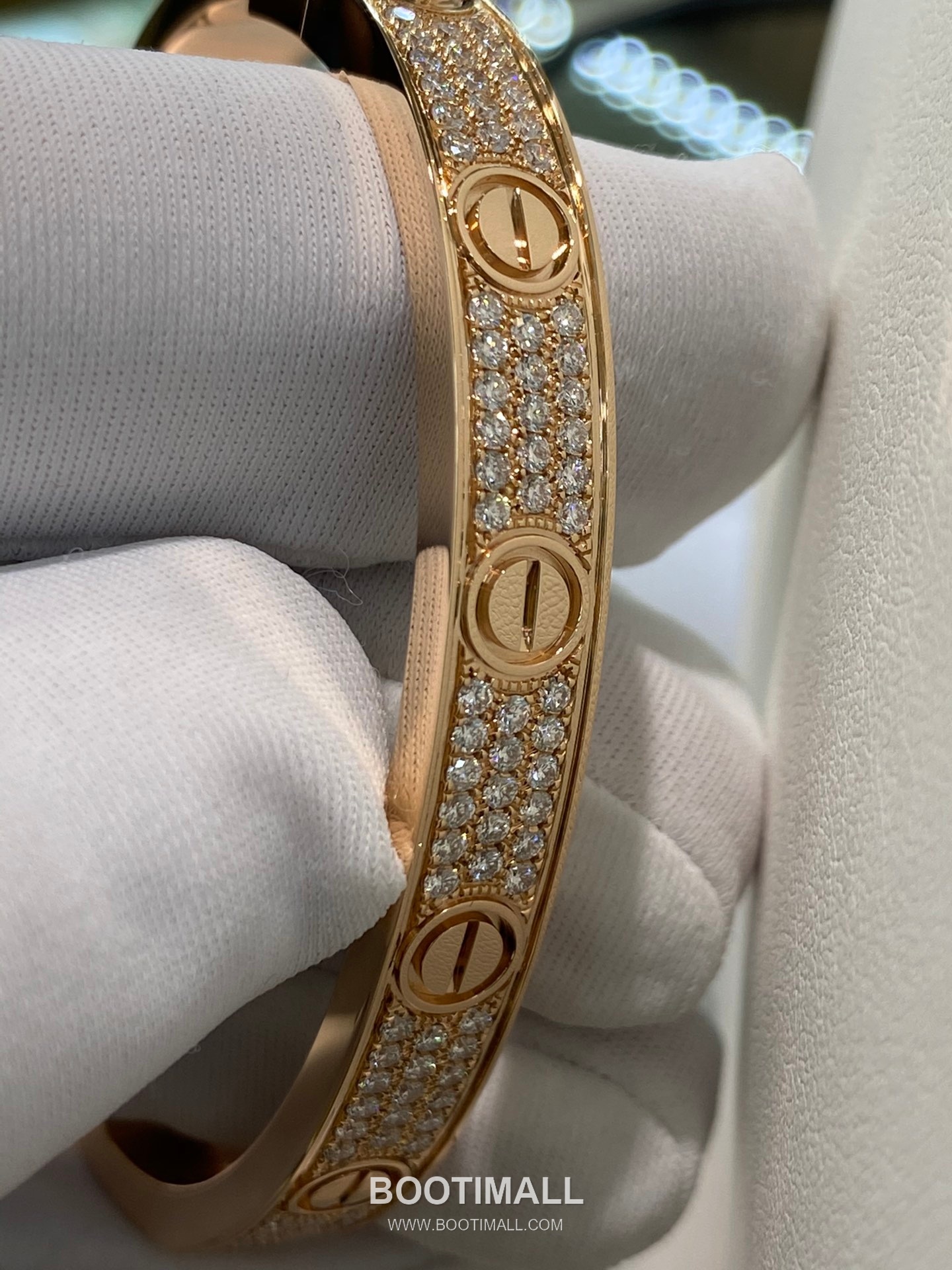Cartier Black Stud Diamond Bracelet 18K Gold, Diamond, Black Onyx Black 까르띠에 블랙 스터드 다이아몬드 팔찌 18K 골드, 다이아몬드, 블랙 마노 블랙 20