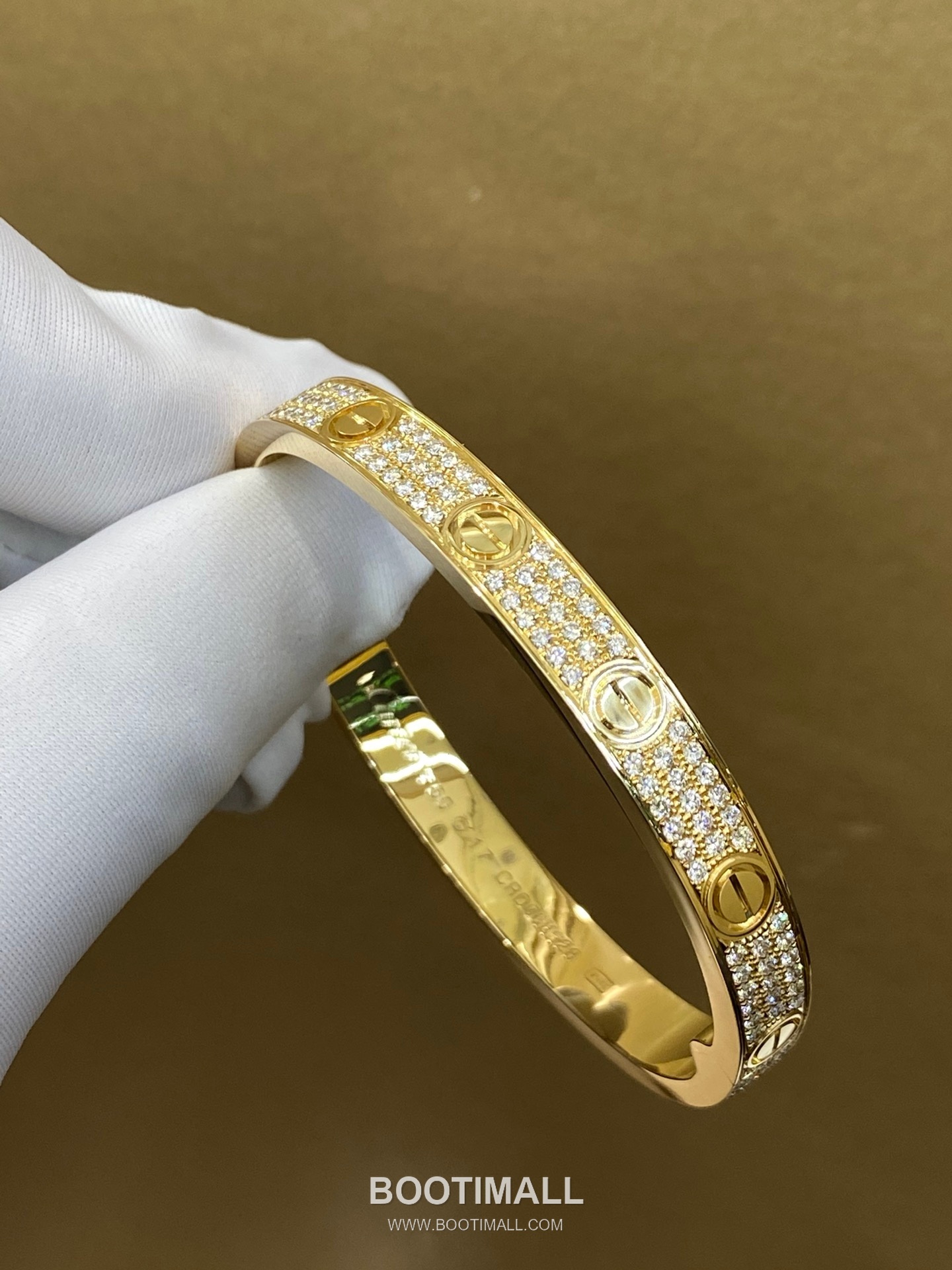 Cartier Black Stud Diamond Bracelet 18K Gold, Diamond, Black Onyx Black 까르띠에 블랙 스터드 다이아몬드 팔찌 18K 골드, 다이아몬드, 블랙 마노 블랙 24