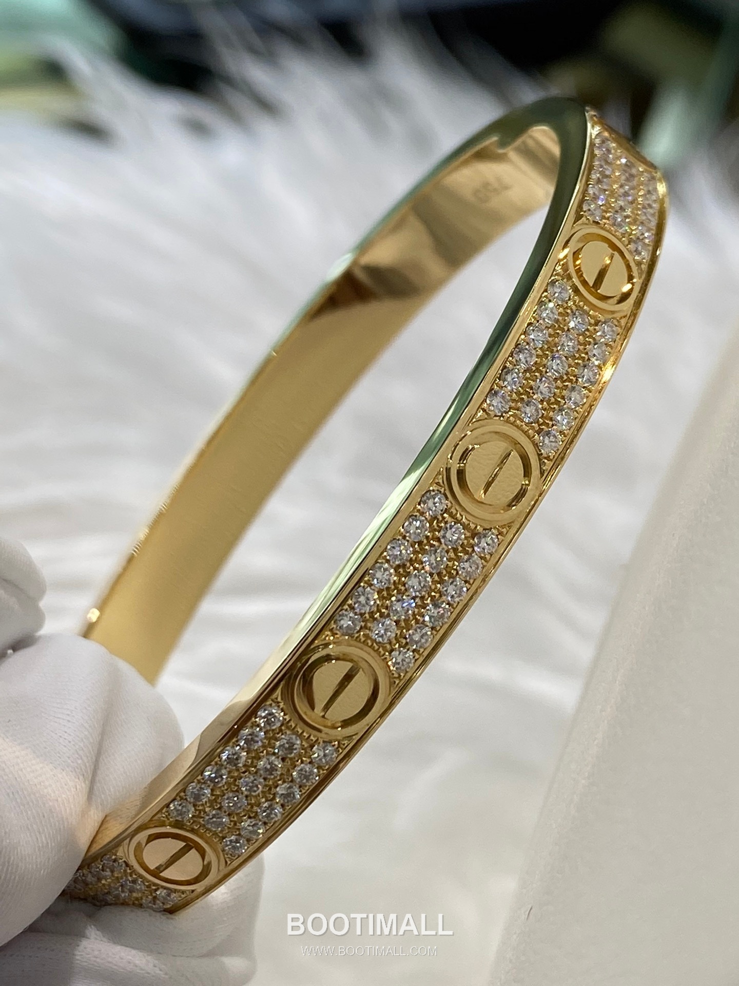 Cartier Black Stud Diamond Bracelet 18K Gold, Diamond, Black Onyx Black 까르띠에 블랙 스터드 다이아몬드 팔찌 18K 골드, 다이아몬드, 블랙 마노 블랙 29