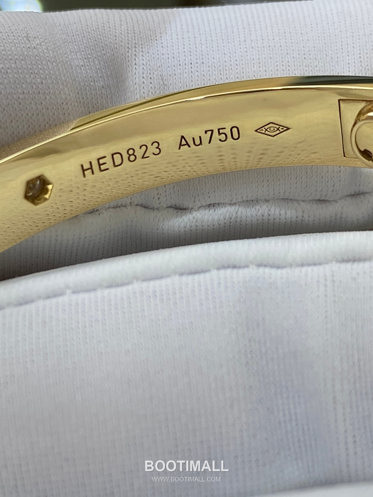 Wide Four Diamond Bracelet 18K Gold with Diamonds Gold 넓은 네 돌 팔찌 18K 골드, 다이아몬드 골드 3