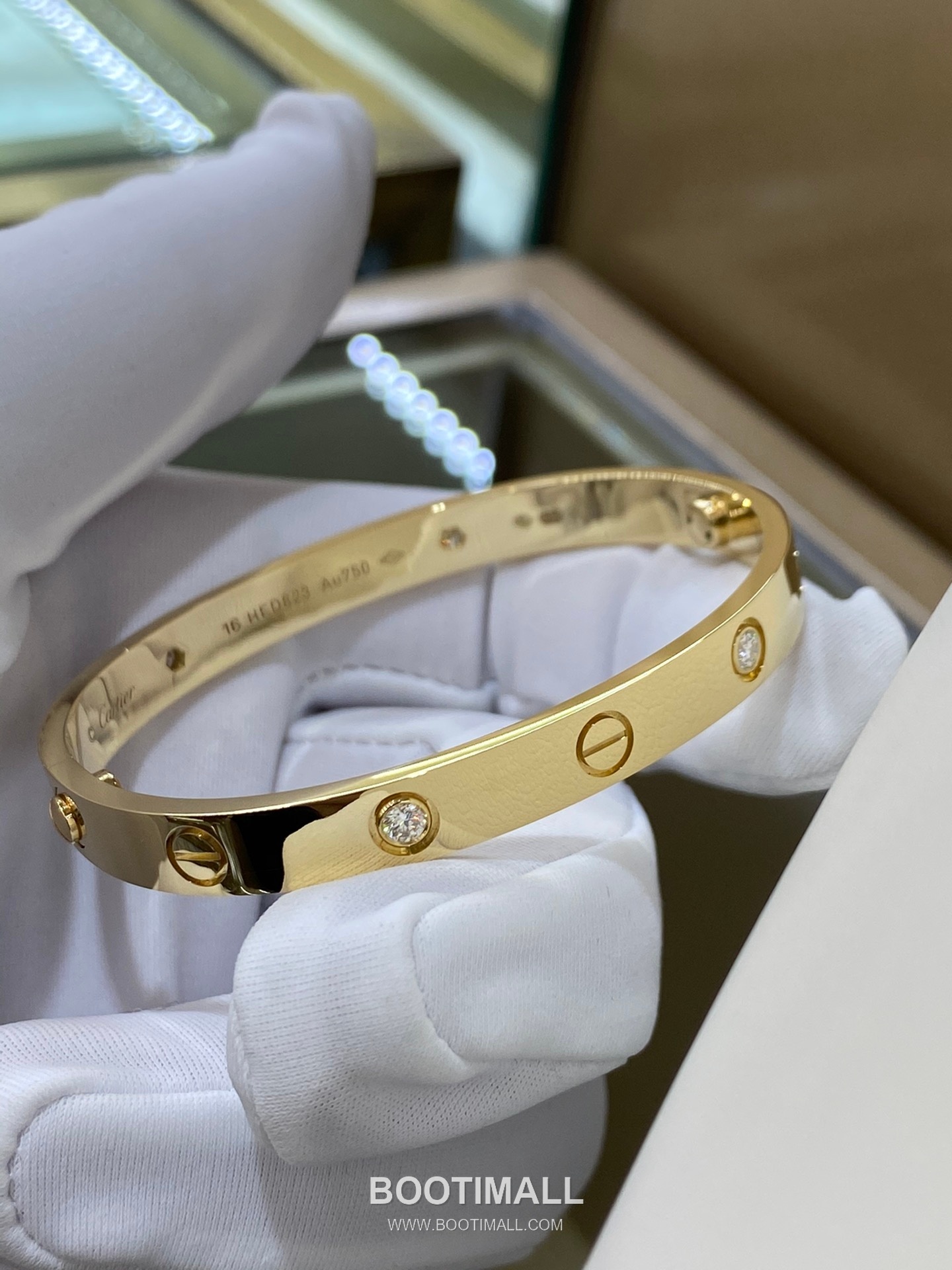 Wide Four Diamond Bracelet 18K Gold with Diamonds Gold 넓은 네 돌 팔찌 18K 골드, 다이아몬드 골드 10