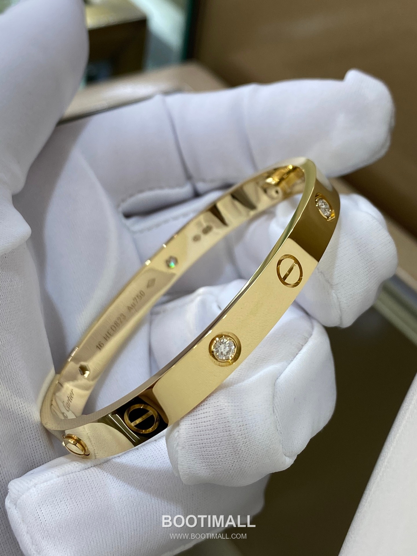 Wide Four Diamond Bracelet 18K Gold with Diamonds Gold 넓은 네 돌 팔찌 18K 골드, 다이아몬드 골드 12