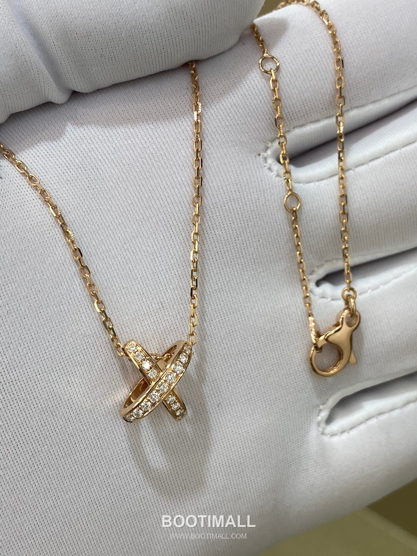Chaumet Huan Yuan Pendant 18K Gold, Diamond Gold Necklace 환연 목걸이 18K 골드, 다이아몬드 골드 1