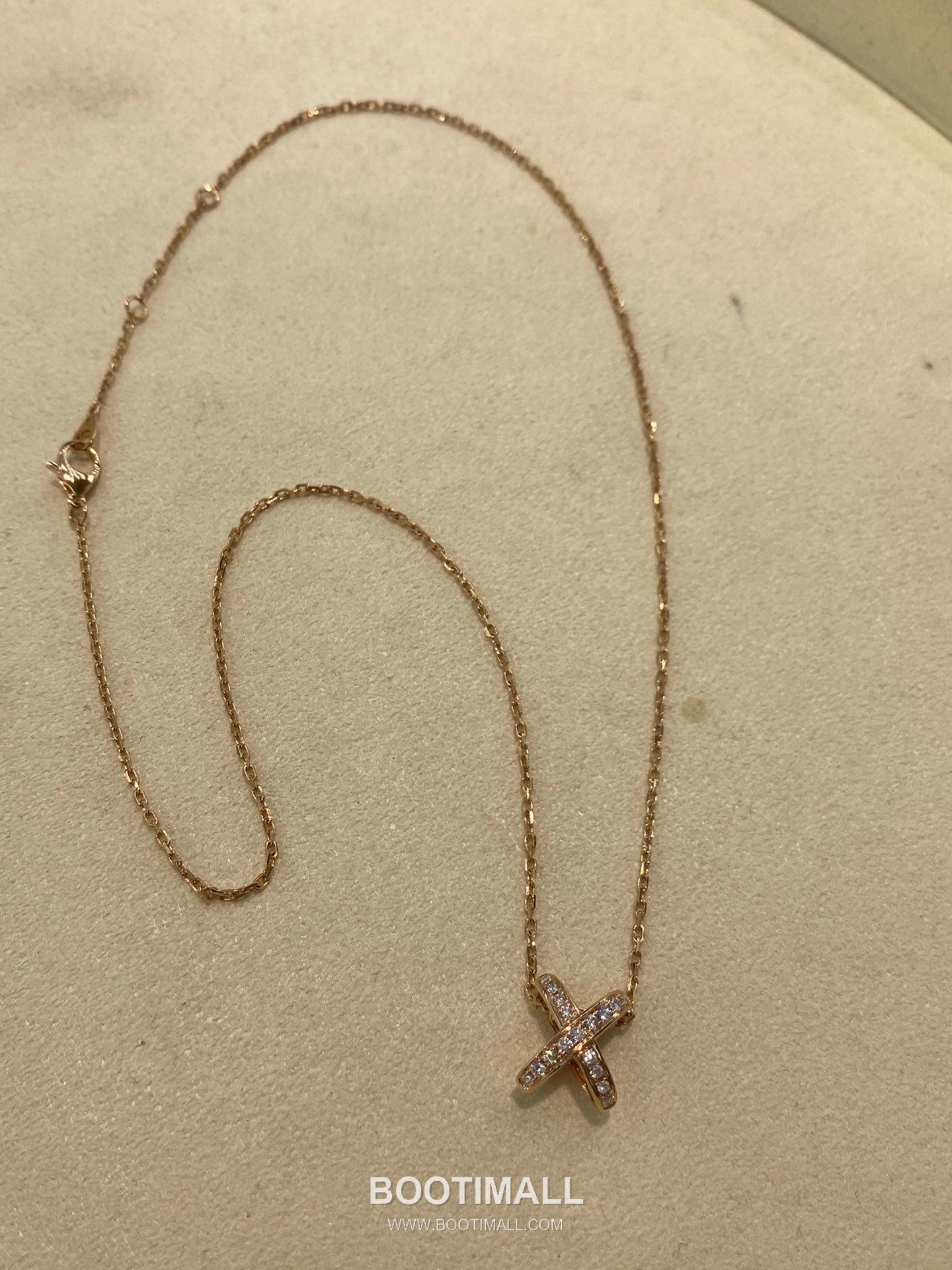 Chaumet Huan Yuan Pendant 18K Gold, Diamond Gold Necklace 환연 목걸이 18K 골드, 다이아몬드 골드 18