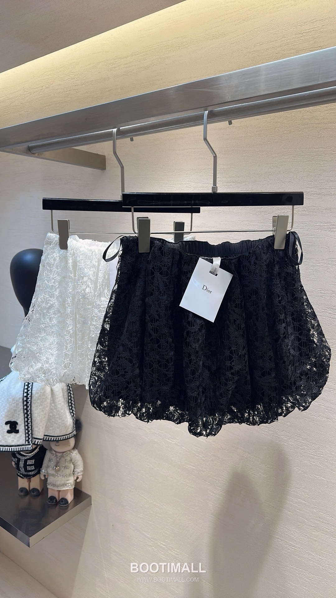 Dior Floral Appliqué Skirt 디올 플로럴 아플리케 스커트 36, 38, 40 3