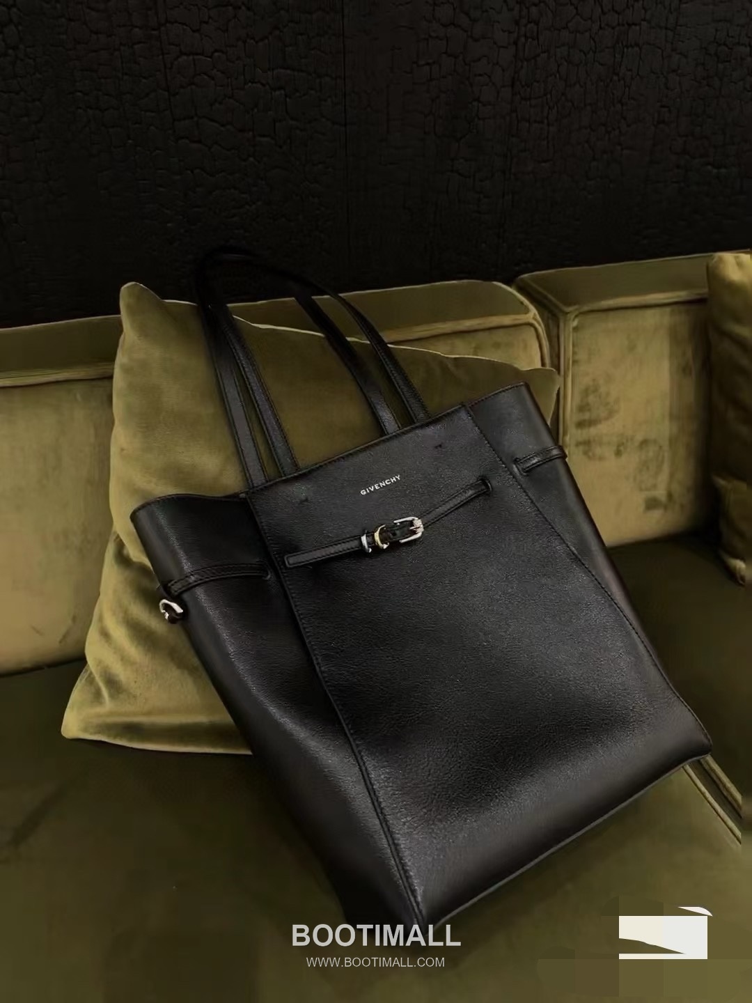 Givenchy Voyou Tote Calfskin Leather Silver Tote Bag 지방시 보야주 토트 카프스킨 레더 실버 토트백 31cm 2