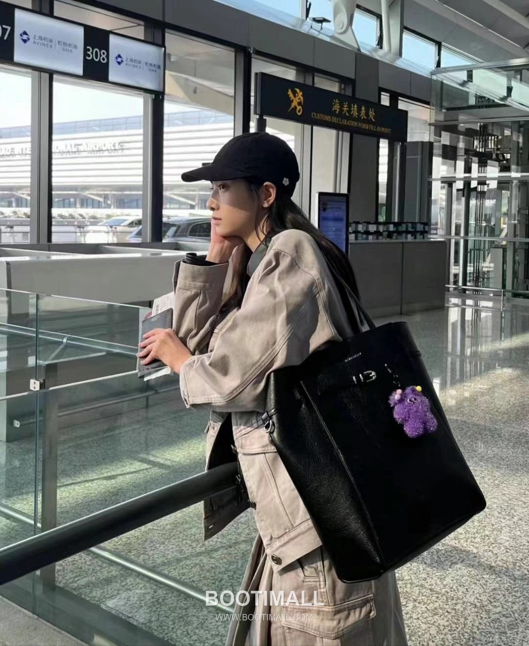 Givenchy Voyou Tote Calfskin Leather Silver Tote Bag 지방시 보야주 토트 카프스킨 레더 실버 토트백 31cm 4