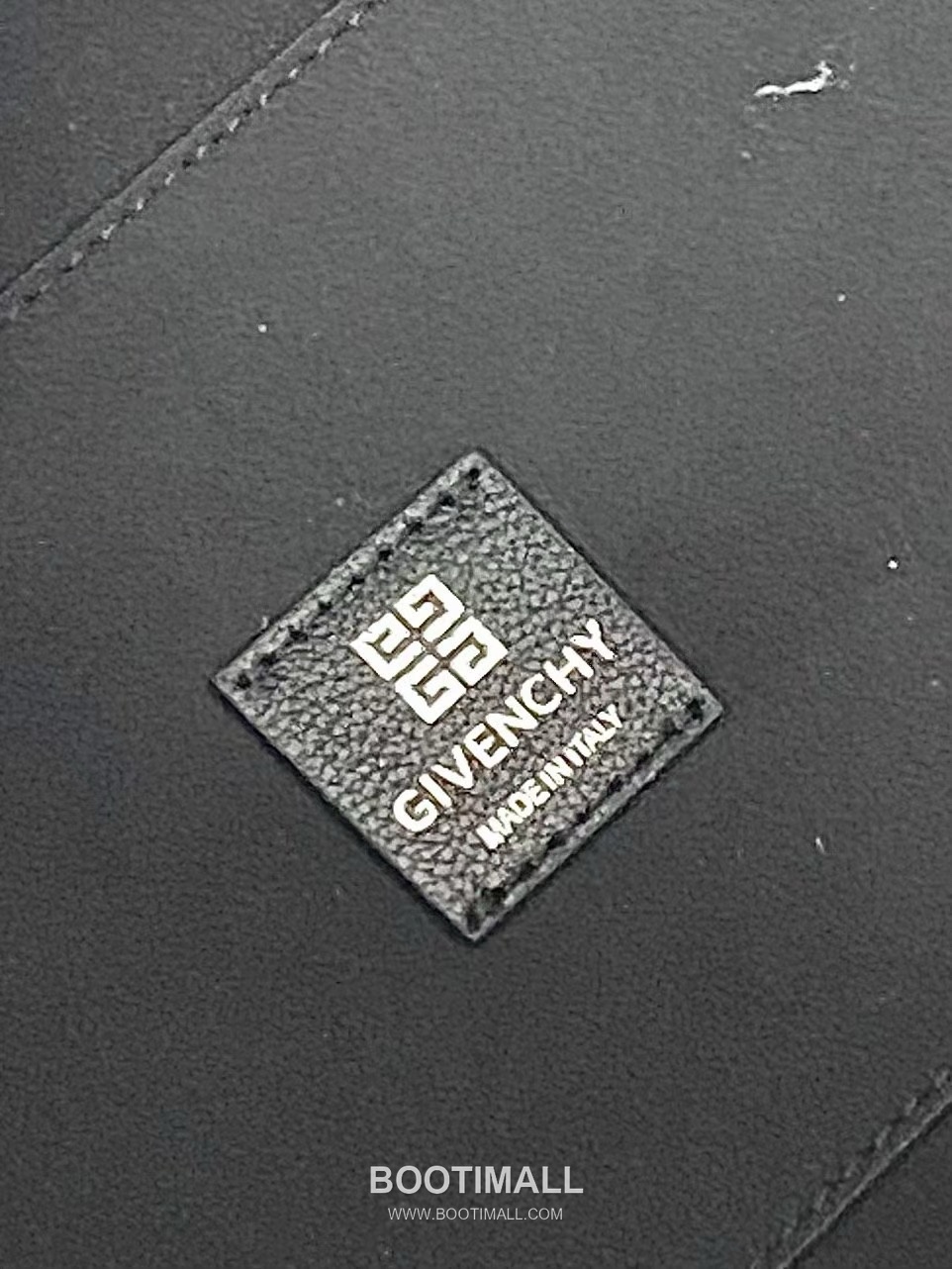 Givenchy Voyou Tote Calfskin Leather Silver Tote Bag 지방시 보야주 토트 카프스킨 레더 실버 토트백 31cm 15