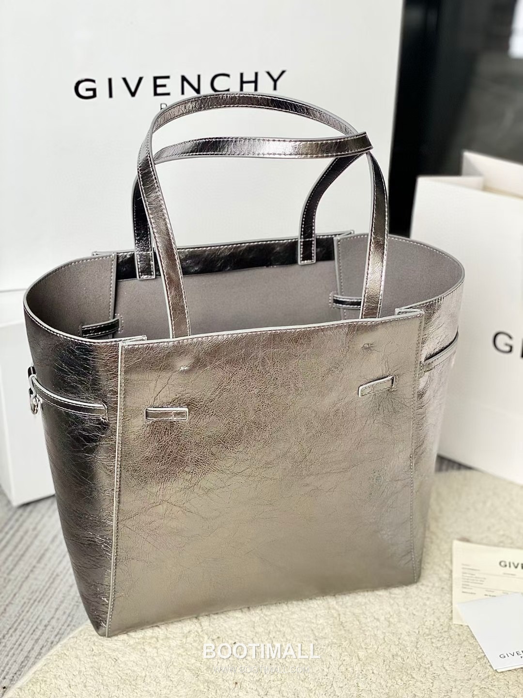 Givenchy Voyou Tote Calfskin Leather Silver Tote Bag 지방시 보야주 토트 카프스킨 레더 실버 토트백 31cm 12