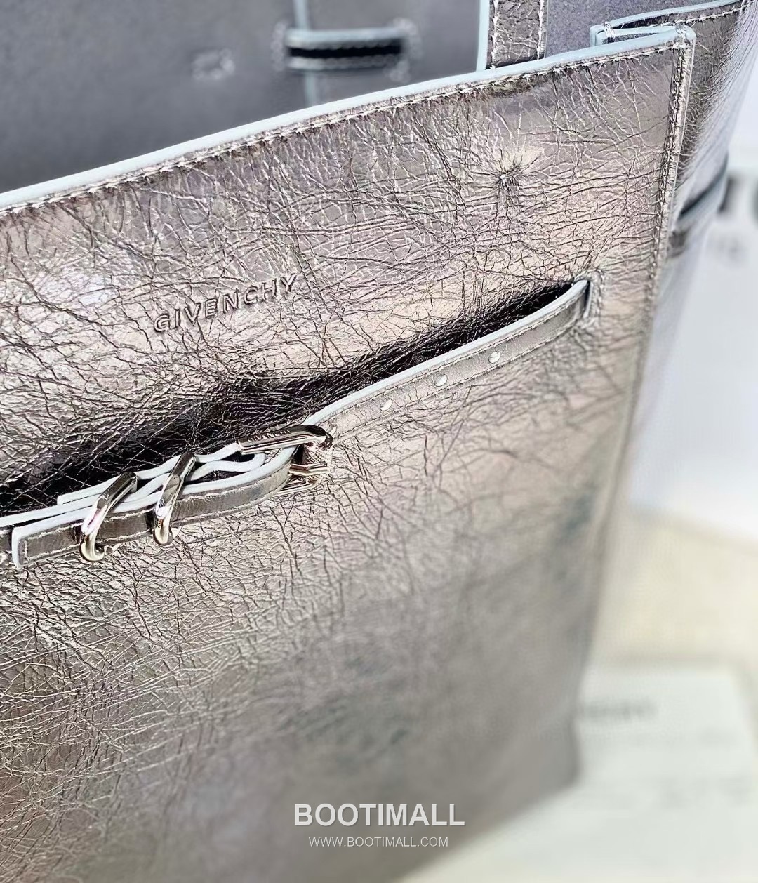 Givenchy Voyou Tote Calfskin Leather Silver Tote Bag 지방시 보야주 토트 카프스킨 레더 실버 토트백 31cm 15