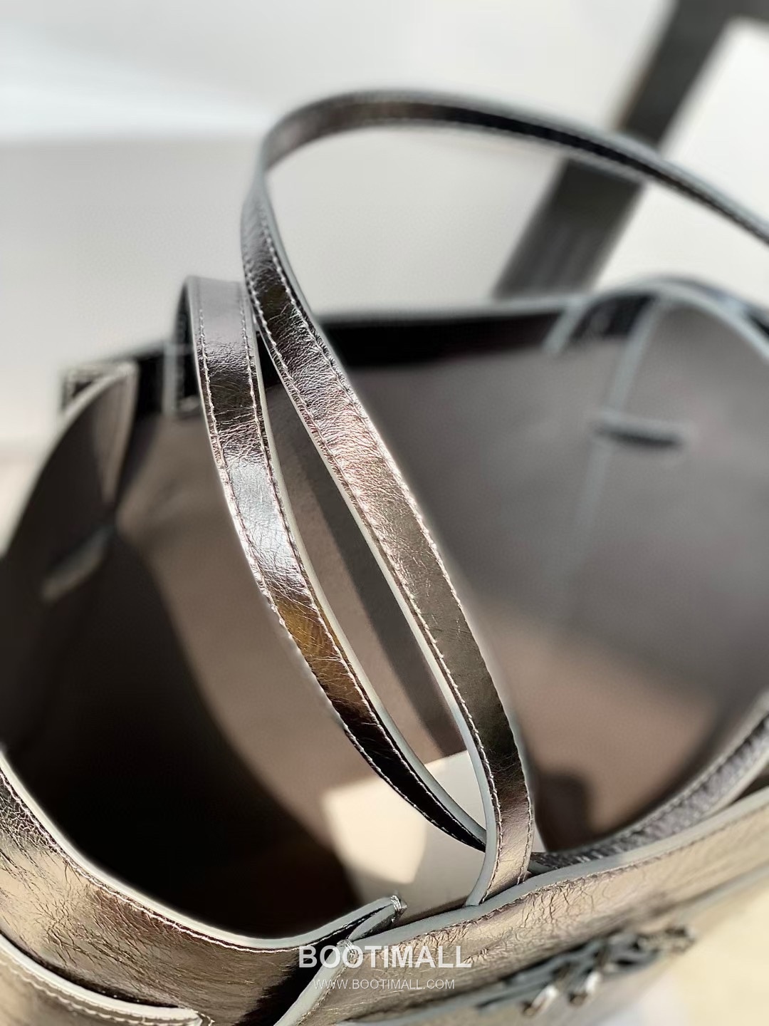 Givenchy Voyou Tote Calfskin Leather Silver Tote Bag 지방시 보야주 토트 카프스킨 레더 실버 토트백 31cm 16