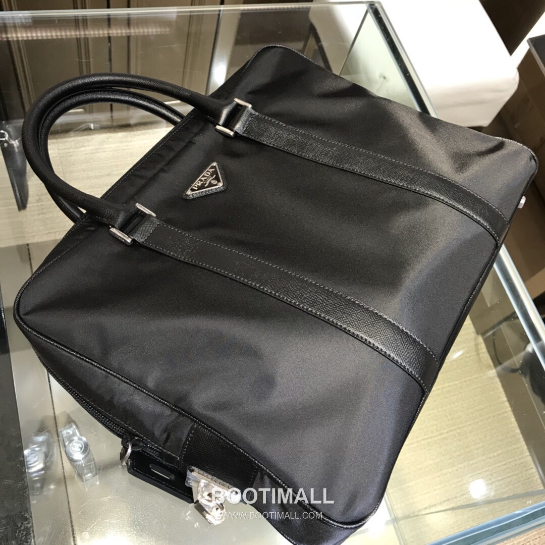 Prada Messenger Parachute Fabric Black Messenger Bag 프라다 2VE872 메신저 패러슈트 패브릭 블랙 메신저백 36cm 3