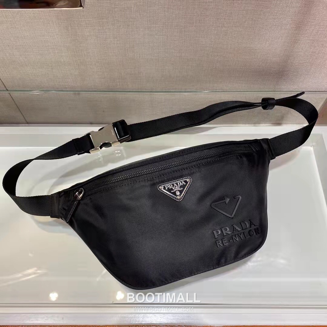Prada Belt Bag Rubber Patch Trim Black 프라다 2VL033 벨트백 러버 패치 트리밍 블랙 33cm 1