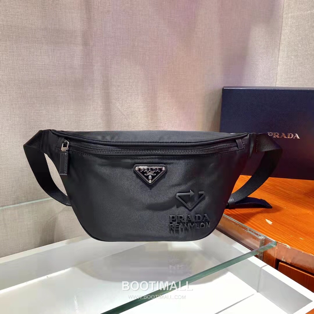Prada Belt Bag Rubber Patch Trim Black 프라다 2VL033 벨트백 러버 패치 트리밍 블랙 33cm 2