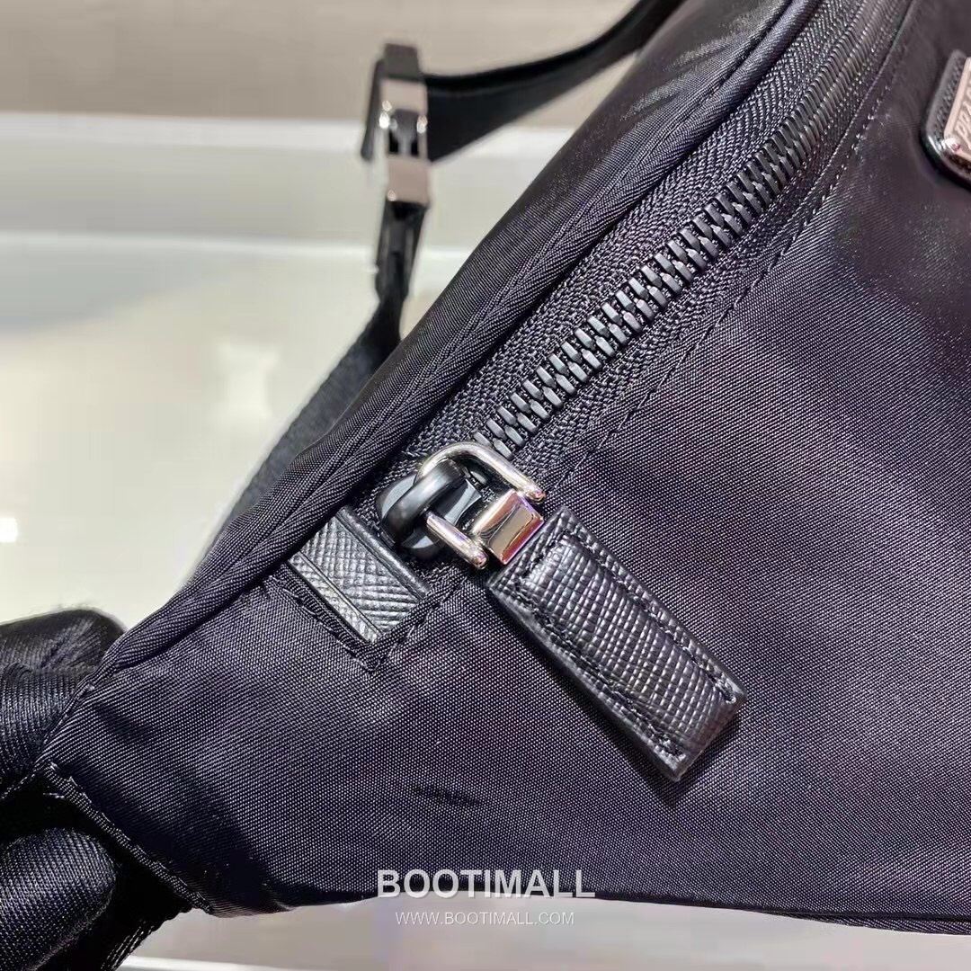 Prada Belt Bag Rubber Patch Trim Black 프라다 2VL033 벨트백 러버 패치 트리밍 블랙 33cm 7