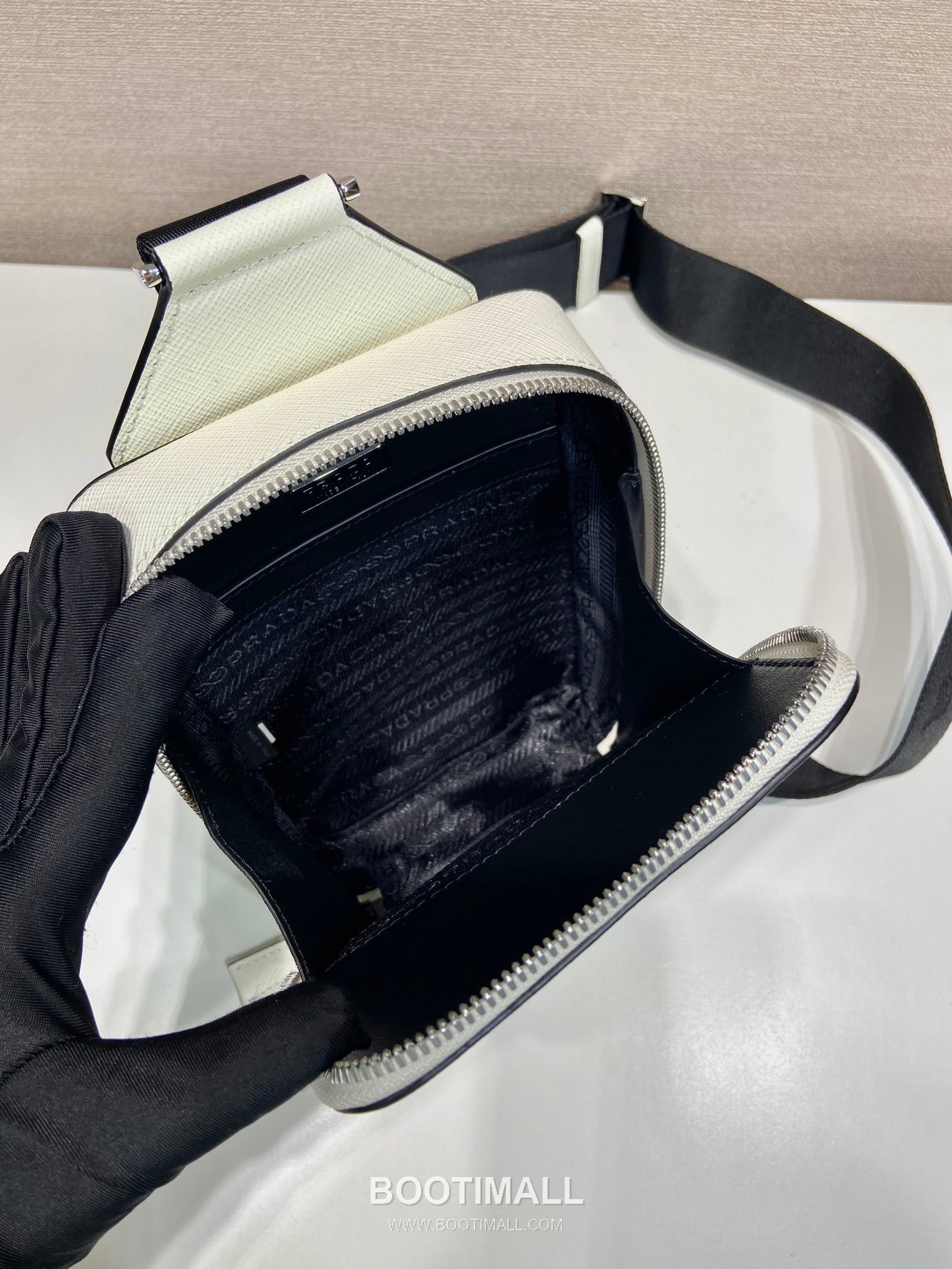 Prada Chest Bag Crossgrain Cowhide Leather New Color 프라다 2VZ106 체스트백 크로스그레인 소가죽 신상 컬러 20cm 10