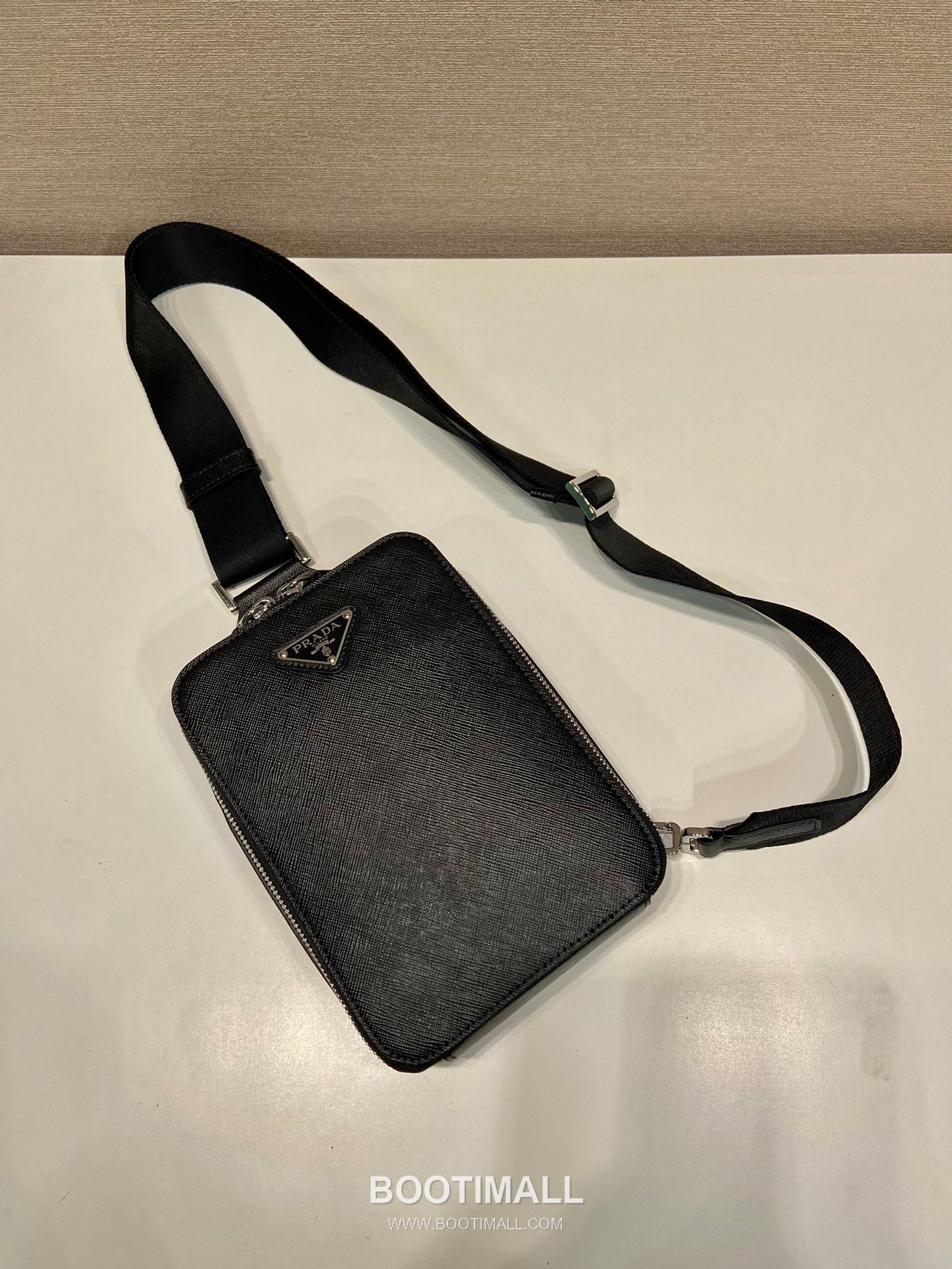 Prada Chest Bag Crossgrain Cowhide Leather Black 프라다 2VZ106 체스트백 크로스그레인 소가죽 블랙 20cm 5