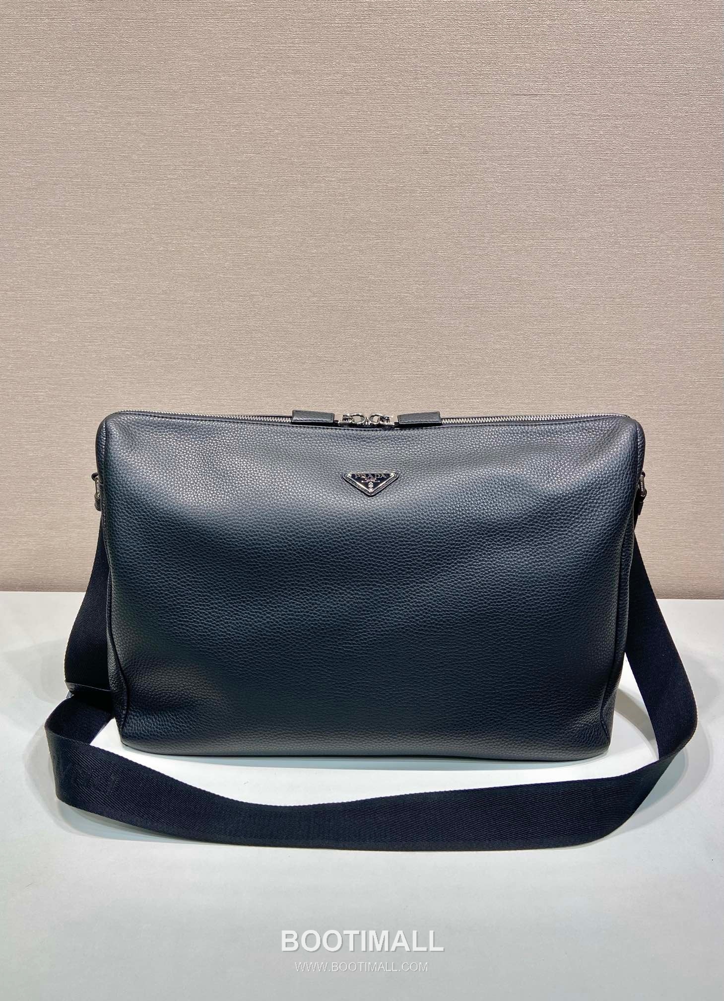 Prada Messenger Bag Leather Black 프라다 2VH185 메신저백 가죽 블랙 43cm 3