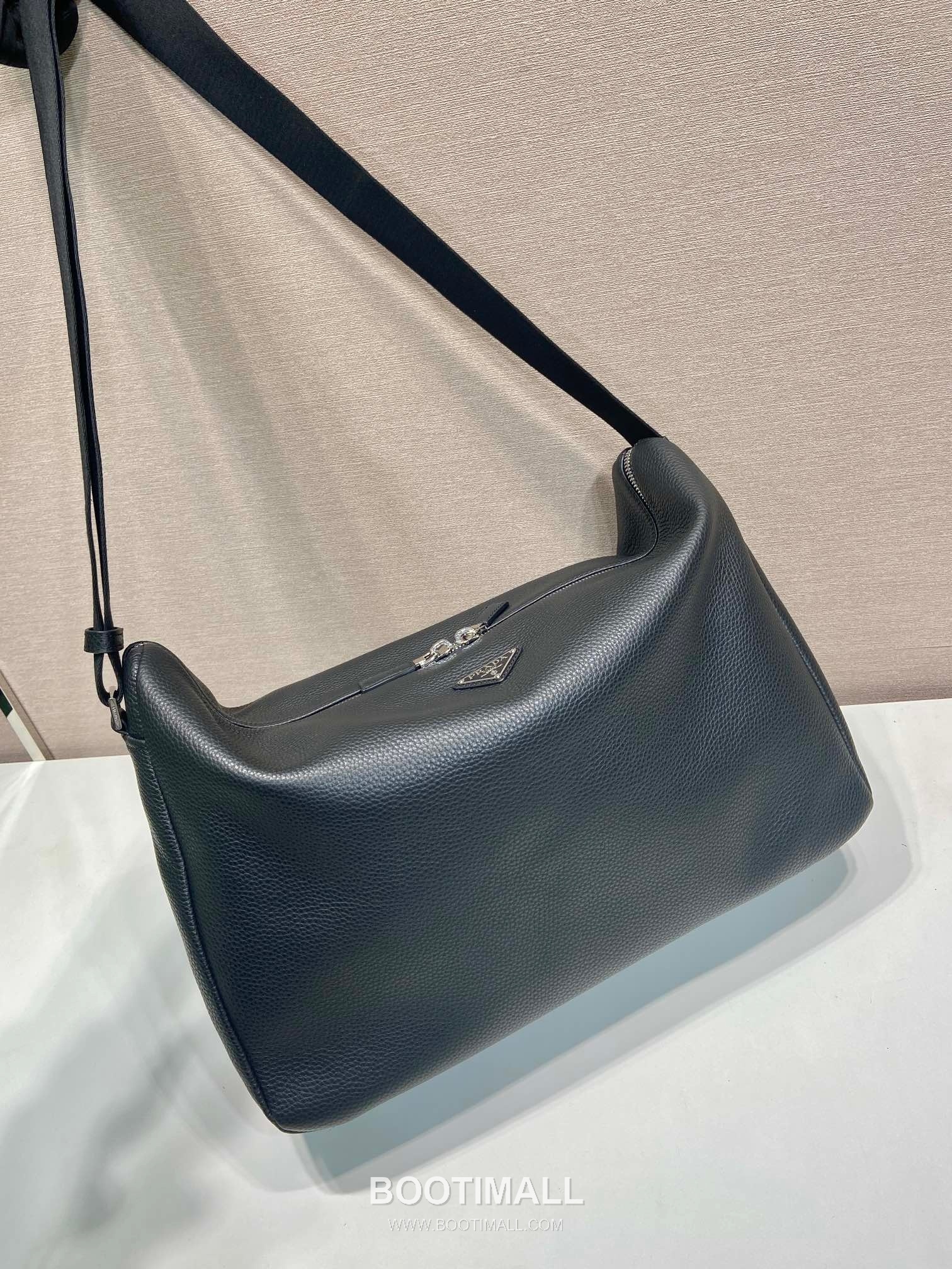 Prada Messenger Bag Leather Black 프라다 2VH185 메신저백 가죽 블랙 43cm 6