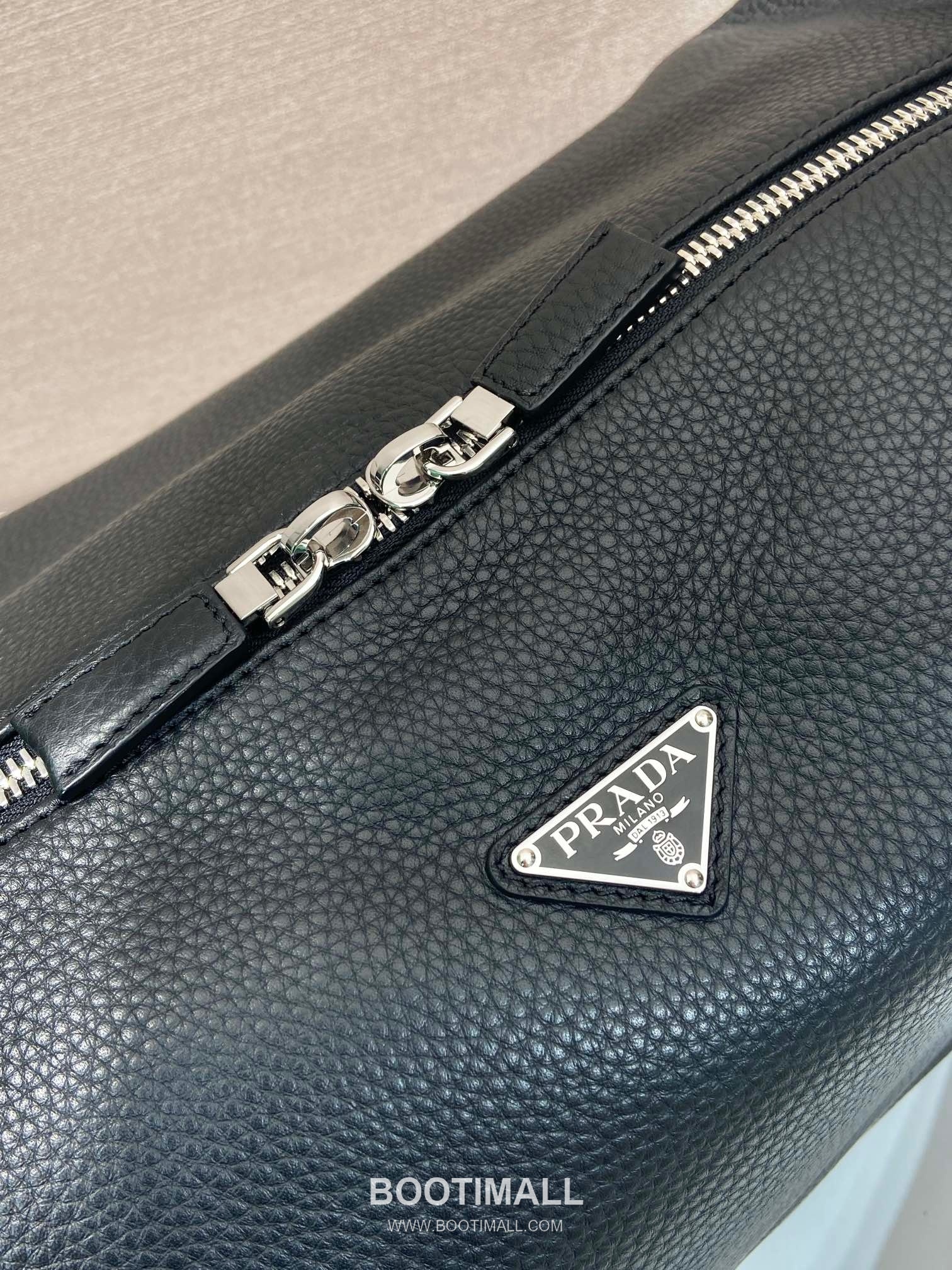 Prada Messenger Bag Leather Black 프라다 2VH185 메신저백 가죽 블랙 43cm 8