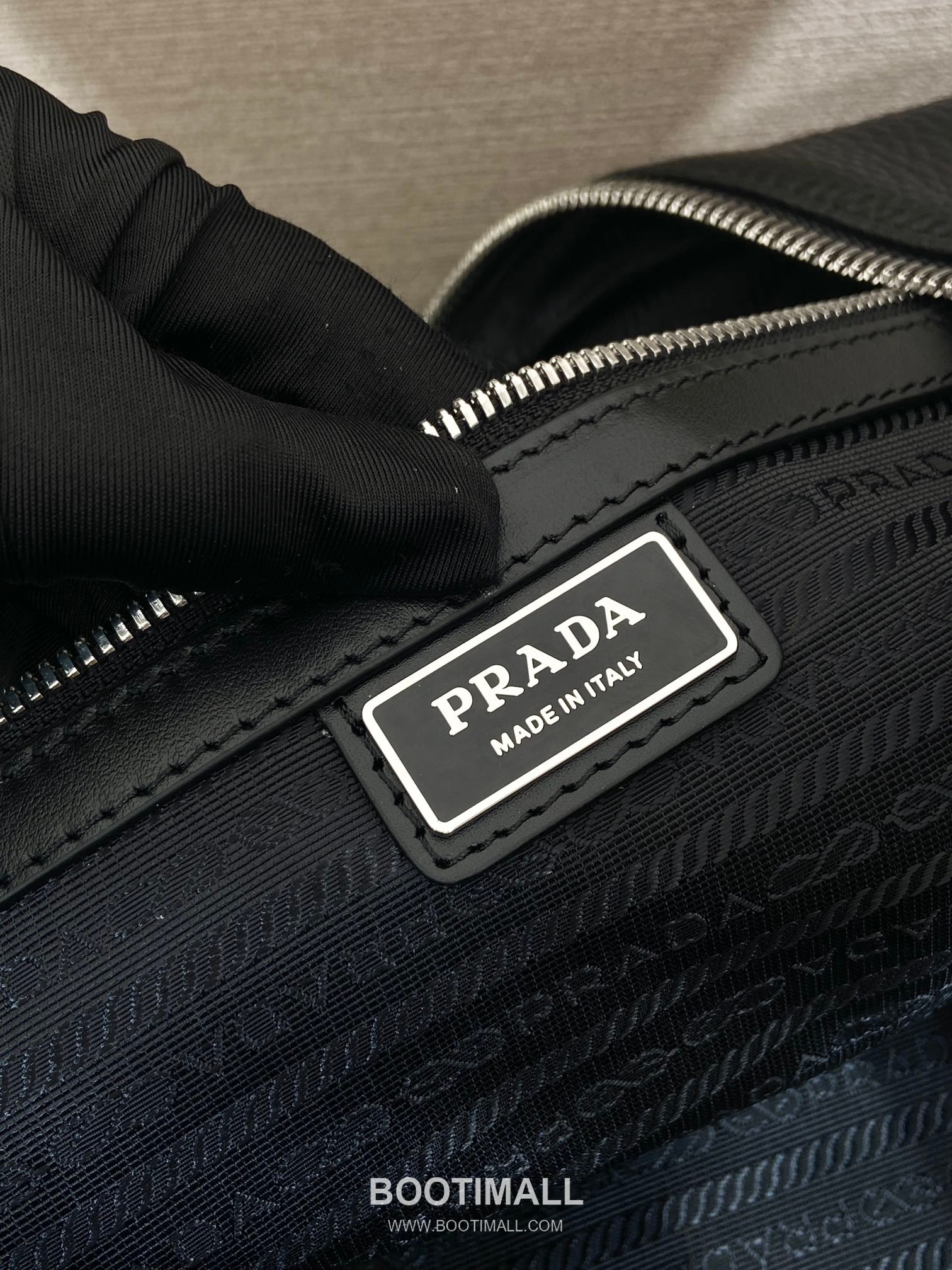 Prada Messenger Bag Leather Black 프라다 2VH185 메신저백 가죽 블랙 43cm 10