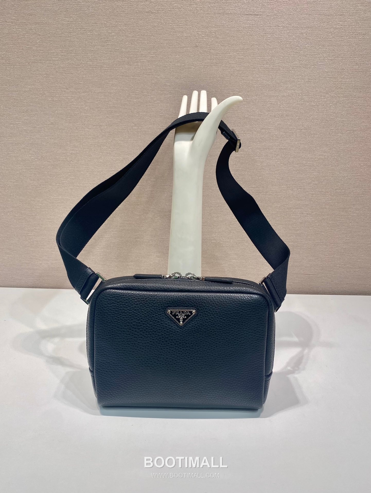 Prada Chest Bag Deerskin Leather Black Crossbody Bag 프라다 2VH181 체스트백 디어스킨 레더 블랙 크로스백 24cm 3