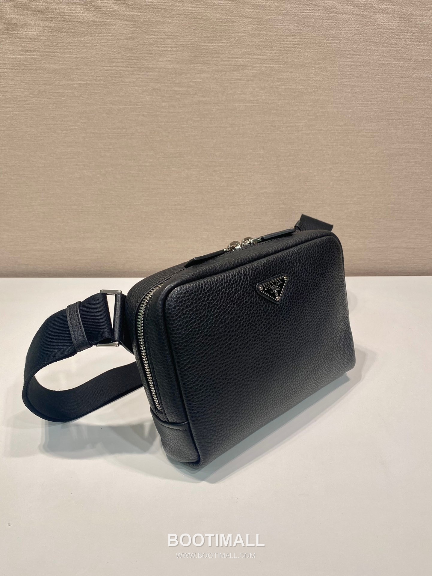 Prada Chest Bag Deerskin Leather Black Crossbody Bag 프라다 2VH181 체스트백 디어스킨 레더 블랙 크로스백 24cm 4