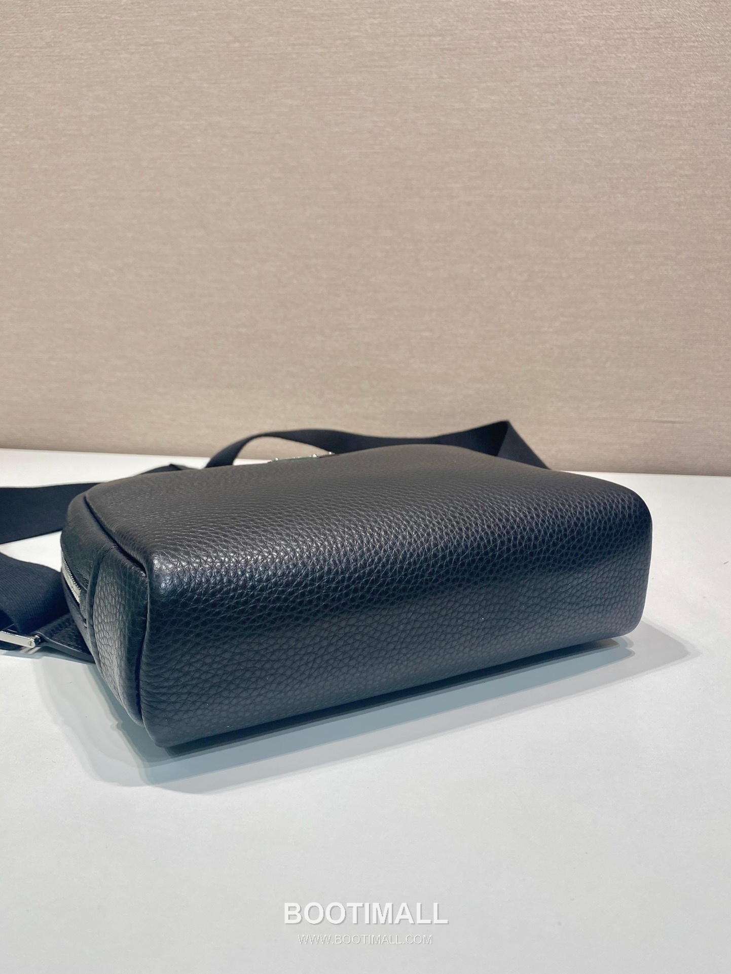 Prada Chest Bag Deerskin Leather Black Crossbody Bag 프라다 2VH181 체스트백 디어스킨 레더 블랙 크로스백 24cm 7