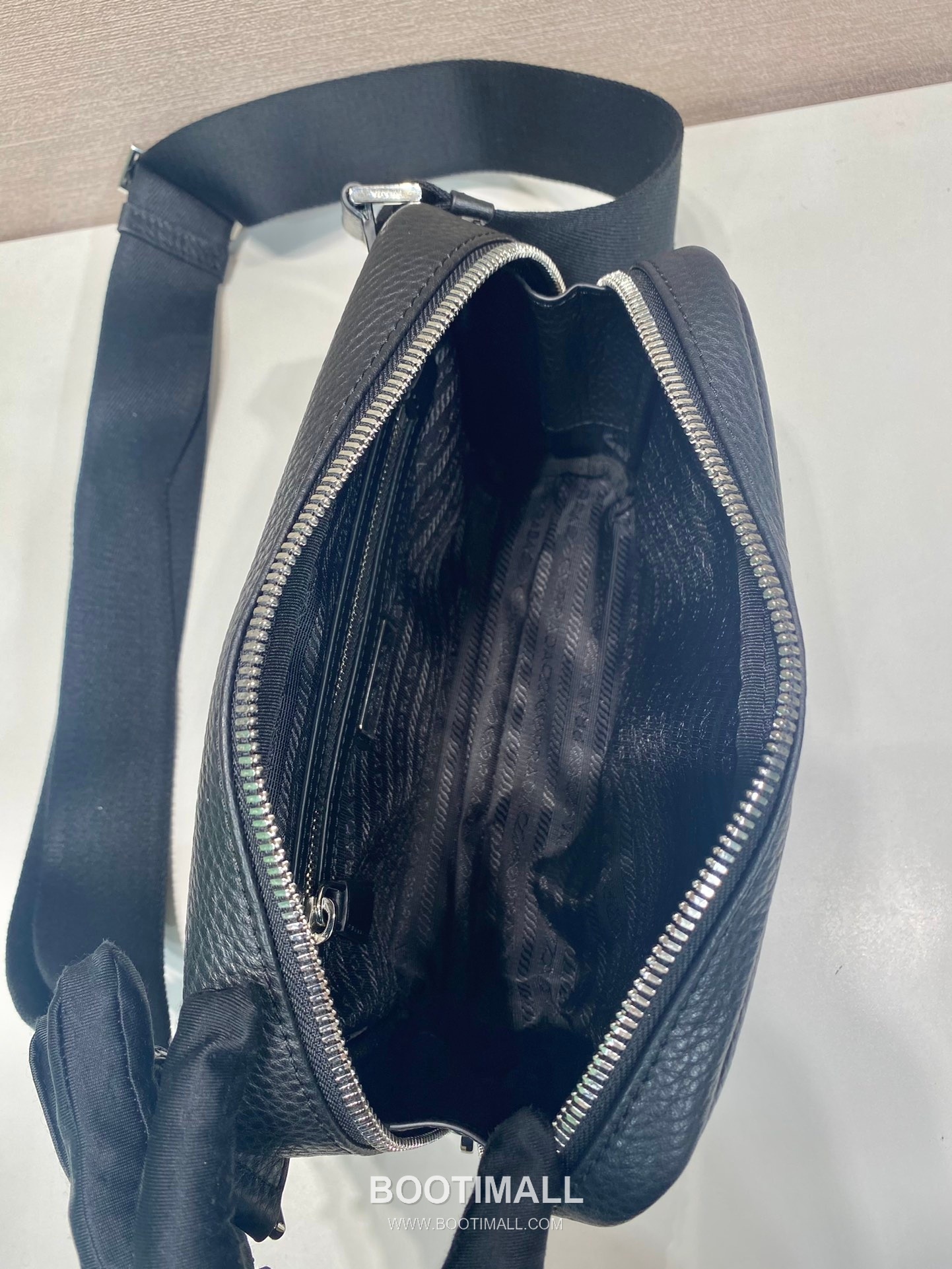 Prada Chest Bag Deerskin Leather Black Crossbody Bag 프라다 2VH181 체스트백 디어스킨 레더 블랙 크로스백 24cm 10