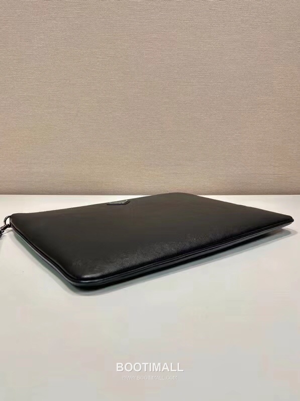 Prada Large Pouch Cross-Grain Calf Leather Black 프라다 2NH023 라지 파우치 크로스그레인 카프스킨 블랙 34cm 7