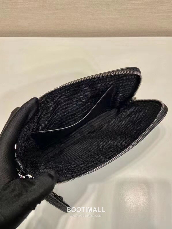 Prada Pouch Cross-Grain Calf Leather Black 프라다 2NH024 스몰 파우치 크로스그레인 카프 레더 블랙 24cm 9