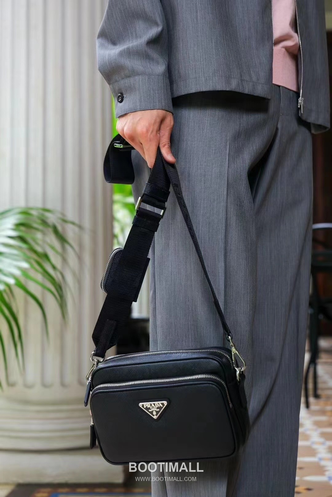 Prada Shoulder Bag Saffiano Leather Black 프라다 2VH170 숄더백 사피아노 레더 블랙 20cm 3