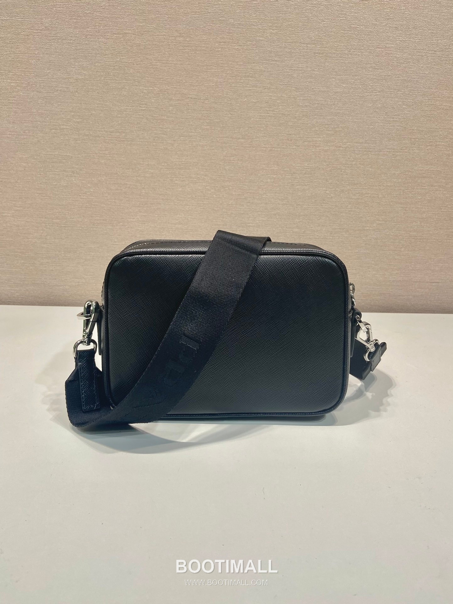 Prada Shoulder Bag Saffiano Leather Black 프라다 2VH170 숄더백 사피아노 레더 블랙 20cm 7