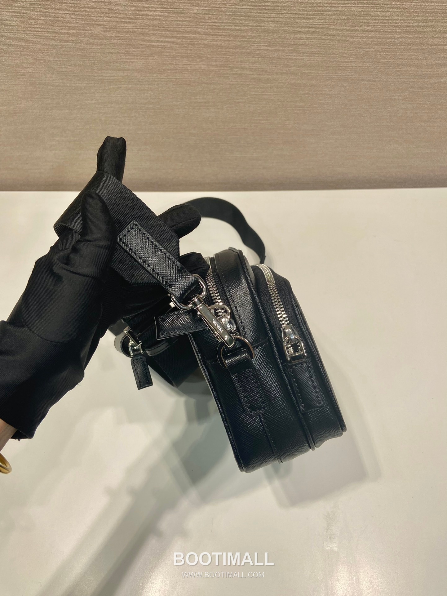 Prada Shoulder Bag Saffiano Leather Black 프라다 2VH170 숄더백 사피아노 레더 블랙 20cm 11