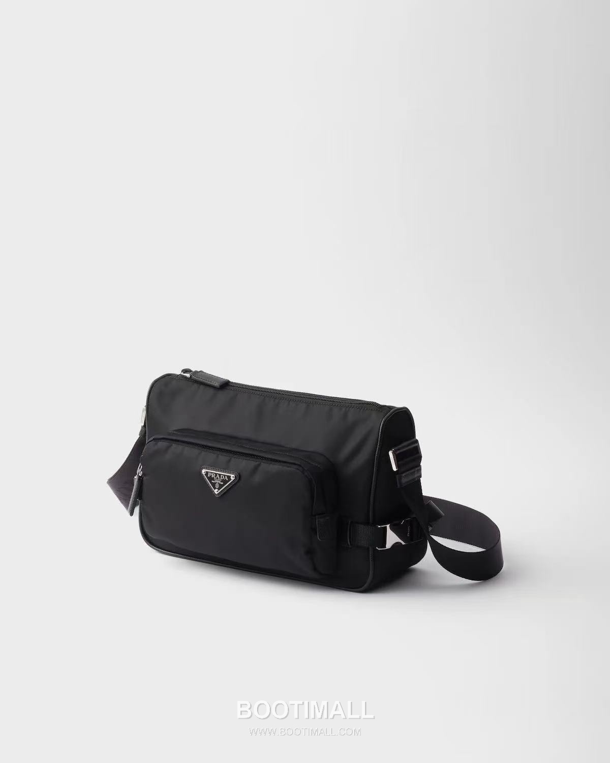 Prada Messenger Bag Re-Nylon, Saffiano Leather Trim Black 프라다 2VH192 메신저백 리나일론, 사피아노 레더 트리밍 블랙 28cm 1