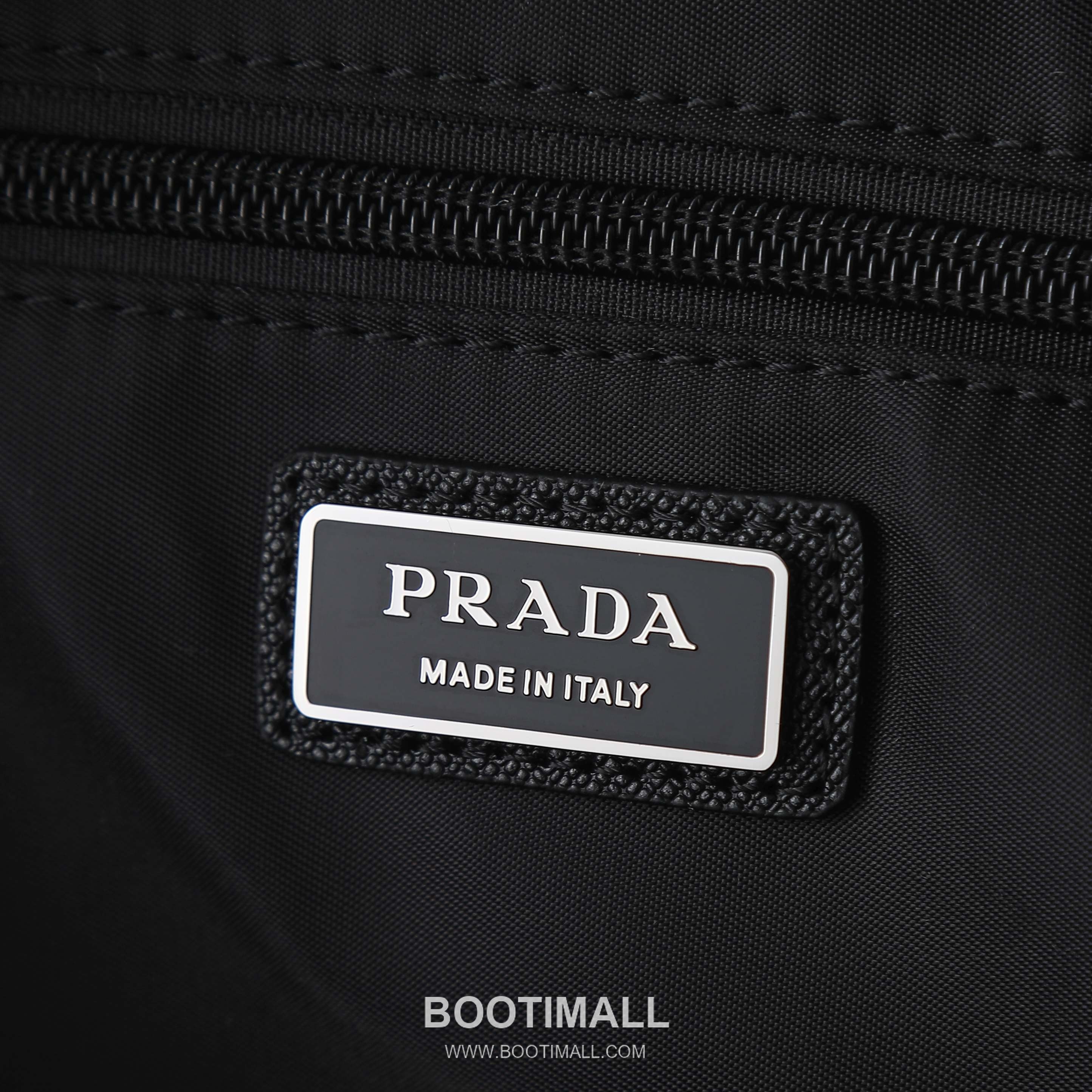 Prada Messenger Bag Re-Nylon, Saffiano Leather Black 프라다 2VH191 메신저백 라지 리나일론, 사피아노 레더 블랙 35cm 12