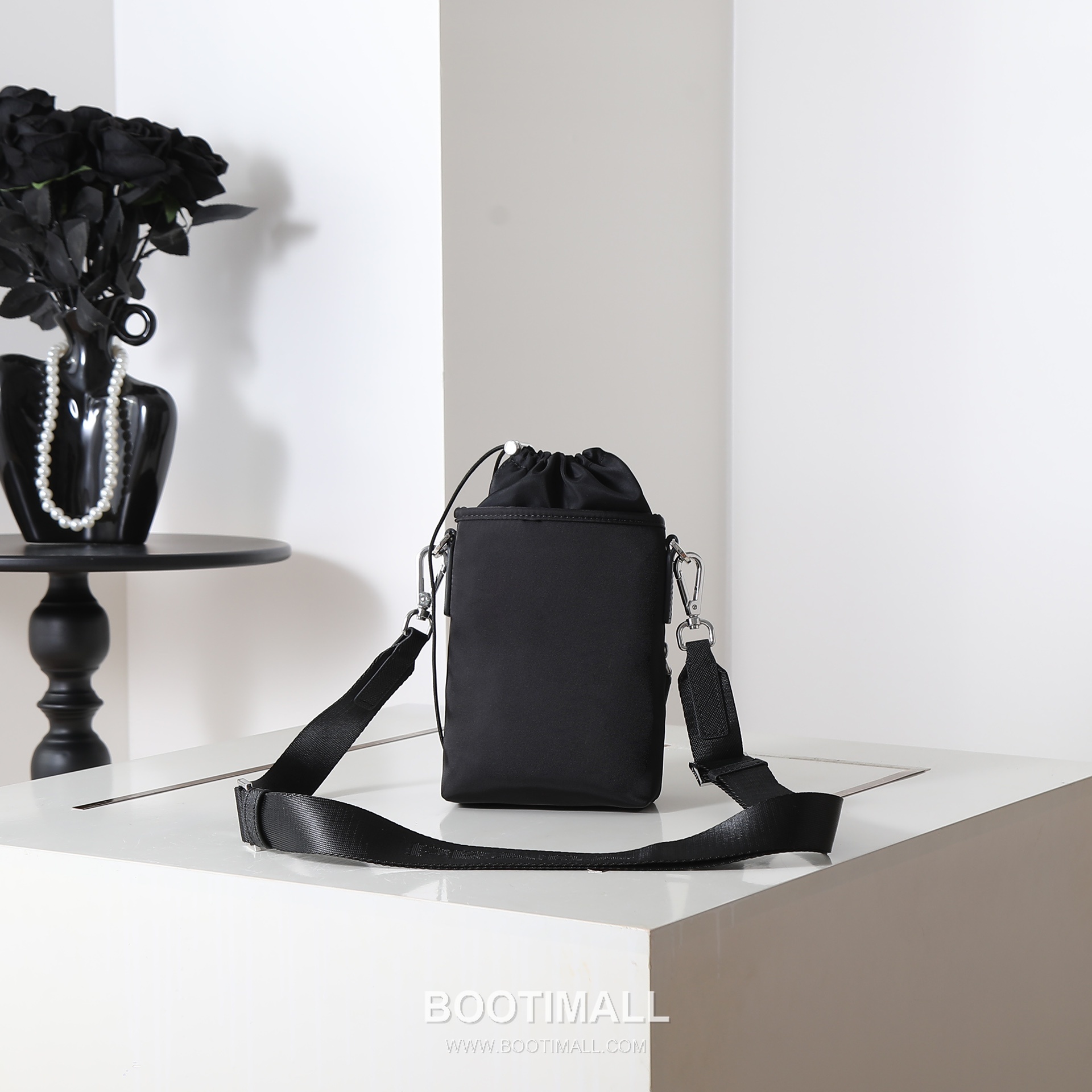 Prada Re-Nylon Phone Case Recycled Nylon Black Phone Bag 프라다 리-나일론 폰 케이스 2ZH155 리사이클 나일론 블랙 폰백 18cm 2