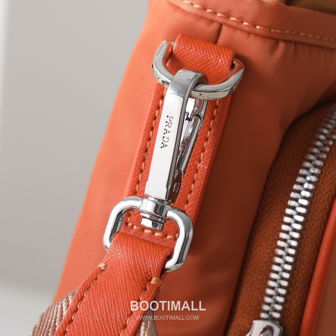 Prada Re-Nylon Phone Pouch Re-Nylon New Color 프라다 리나일론 폰 파우치 2ZH155 리나일론(재생 나일론) 뉴 컬러 18cm 6