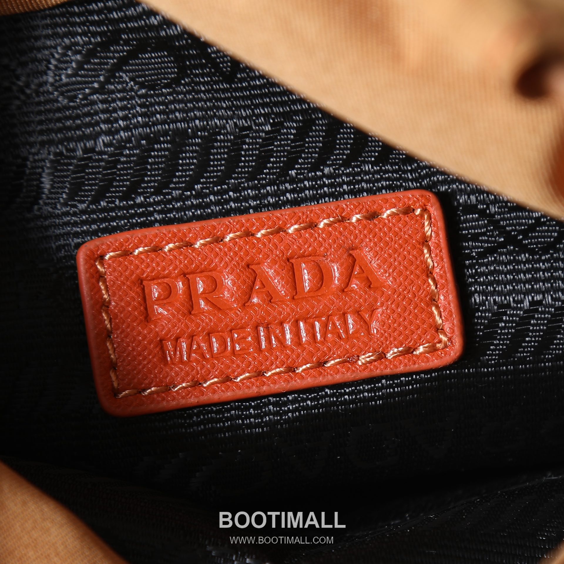 Prada Re-Nylon Phone Pouch Re-Nylon New Color 프라다 리나일론 폰 파우치 2ZH155 리나일론(재생 나일론) 뉴 컬러 18cm 9