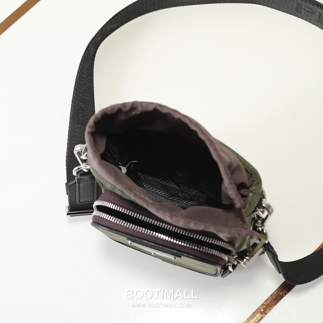 Prada Re-Nylon Phone Pouch Re-Nylon New Color 프라다 리나일론 폰 파우치 2ZH155 리나일론(재생 나일론) 뉴 컬러 18cm 8